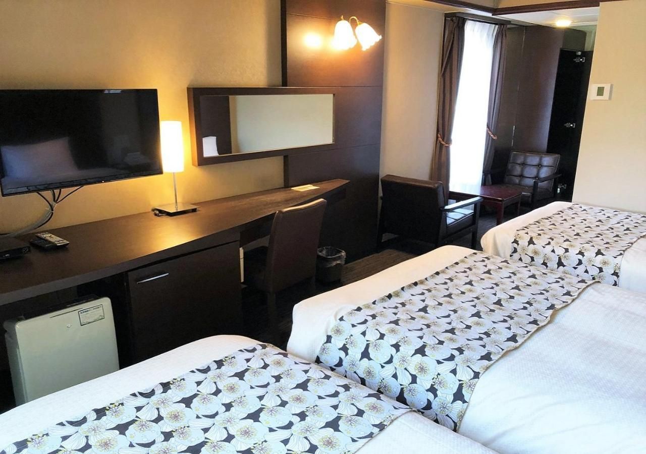 Twin Room with Extra Bed - Smoking