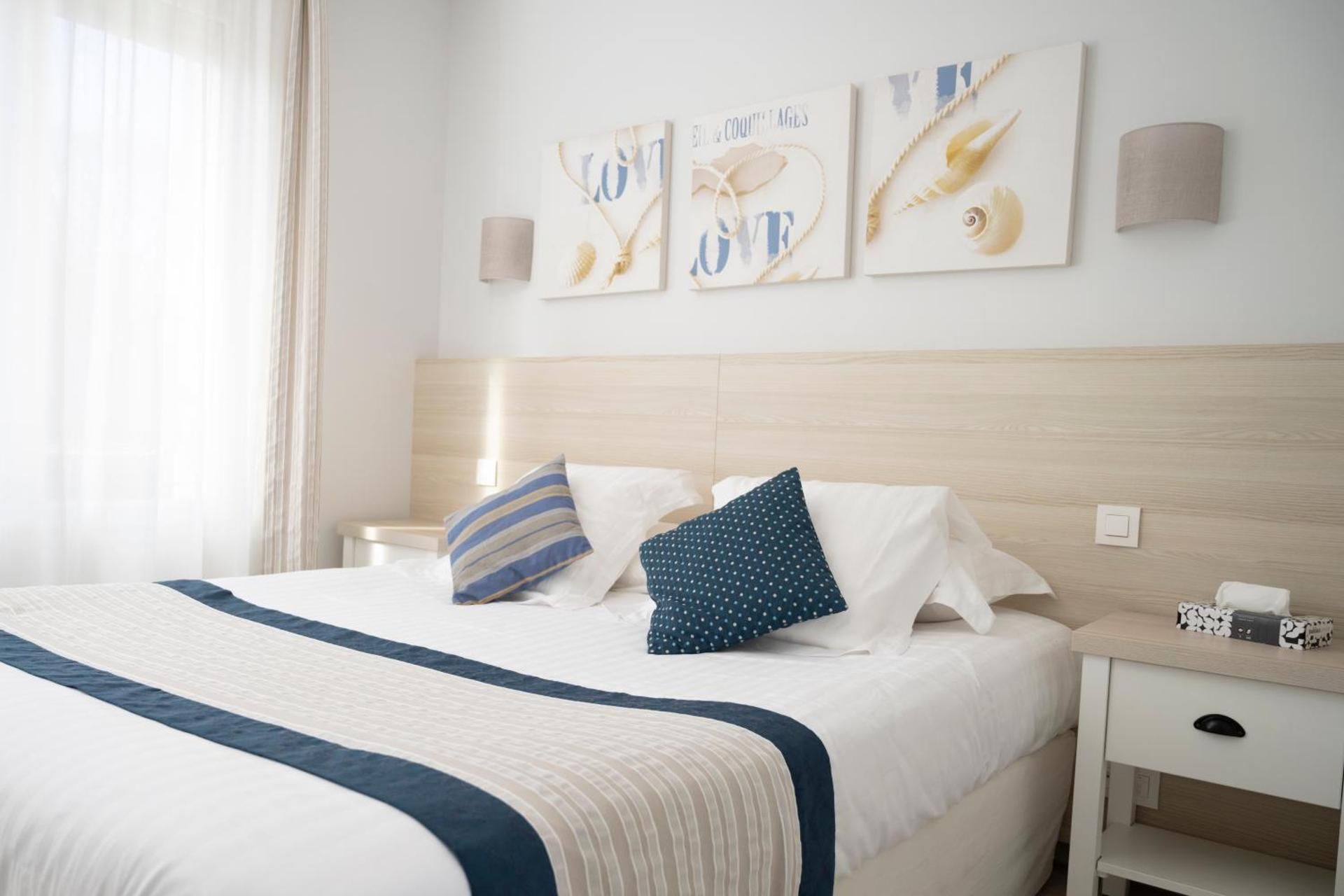 One-Bedroom Apartment with Sea View