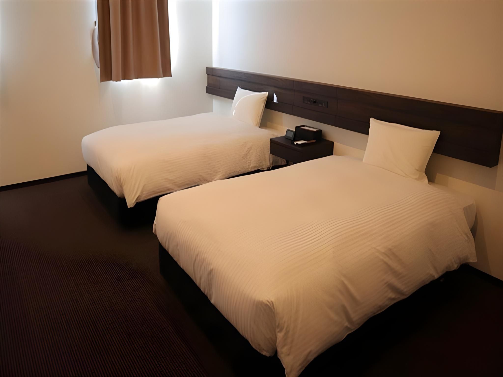Twin Room with Shower