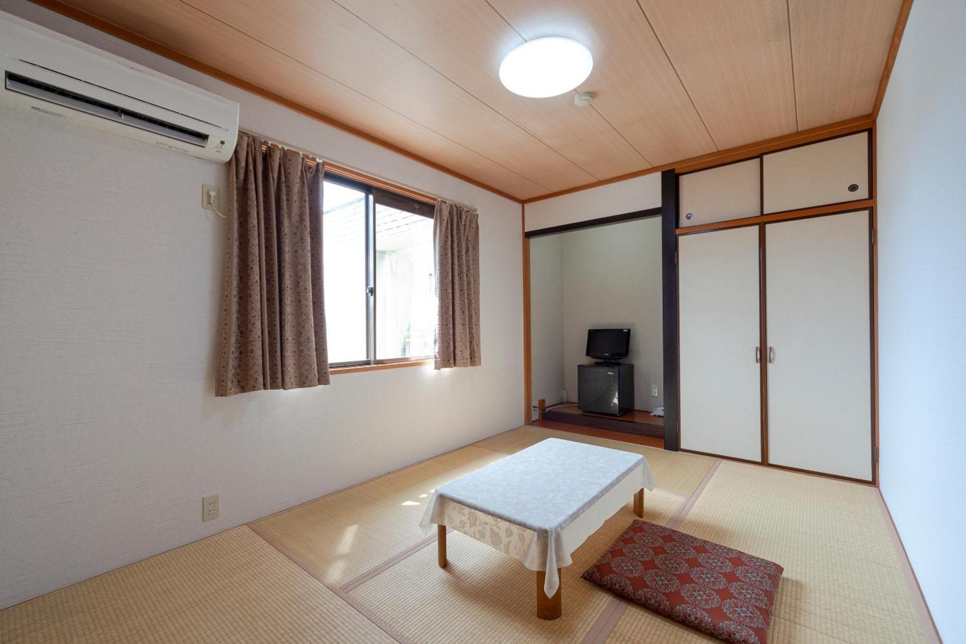 Triple Room with Shared Toilet