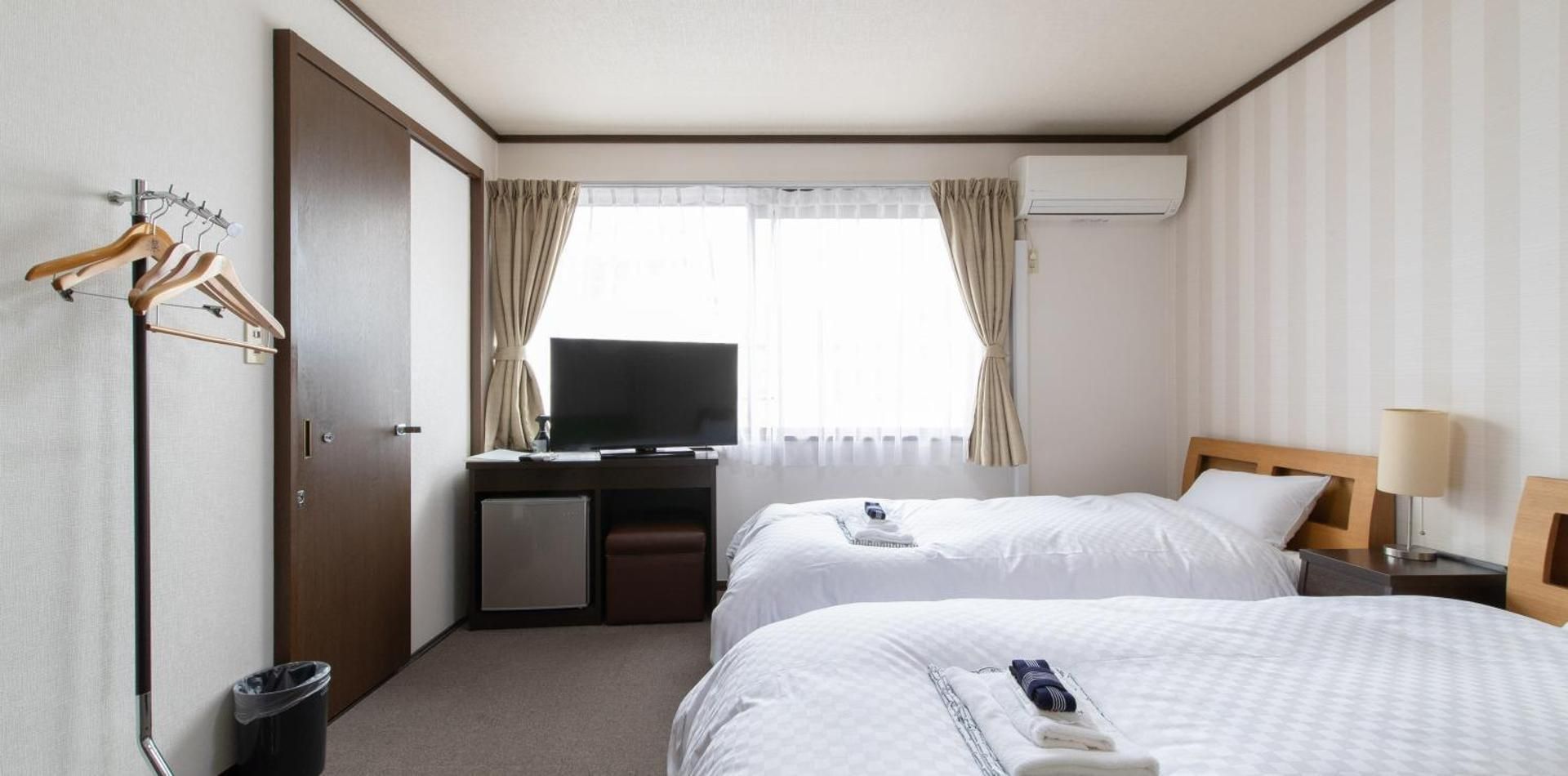 Twin Room with Shared Bathroom - Non-Smoking