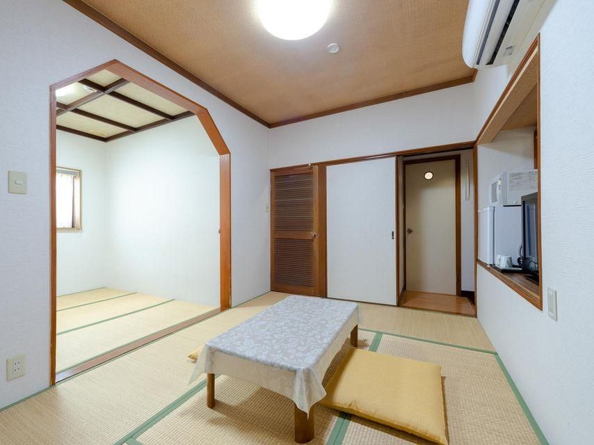 Japanese-Style Room
