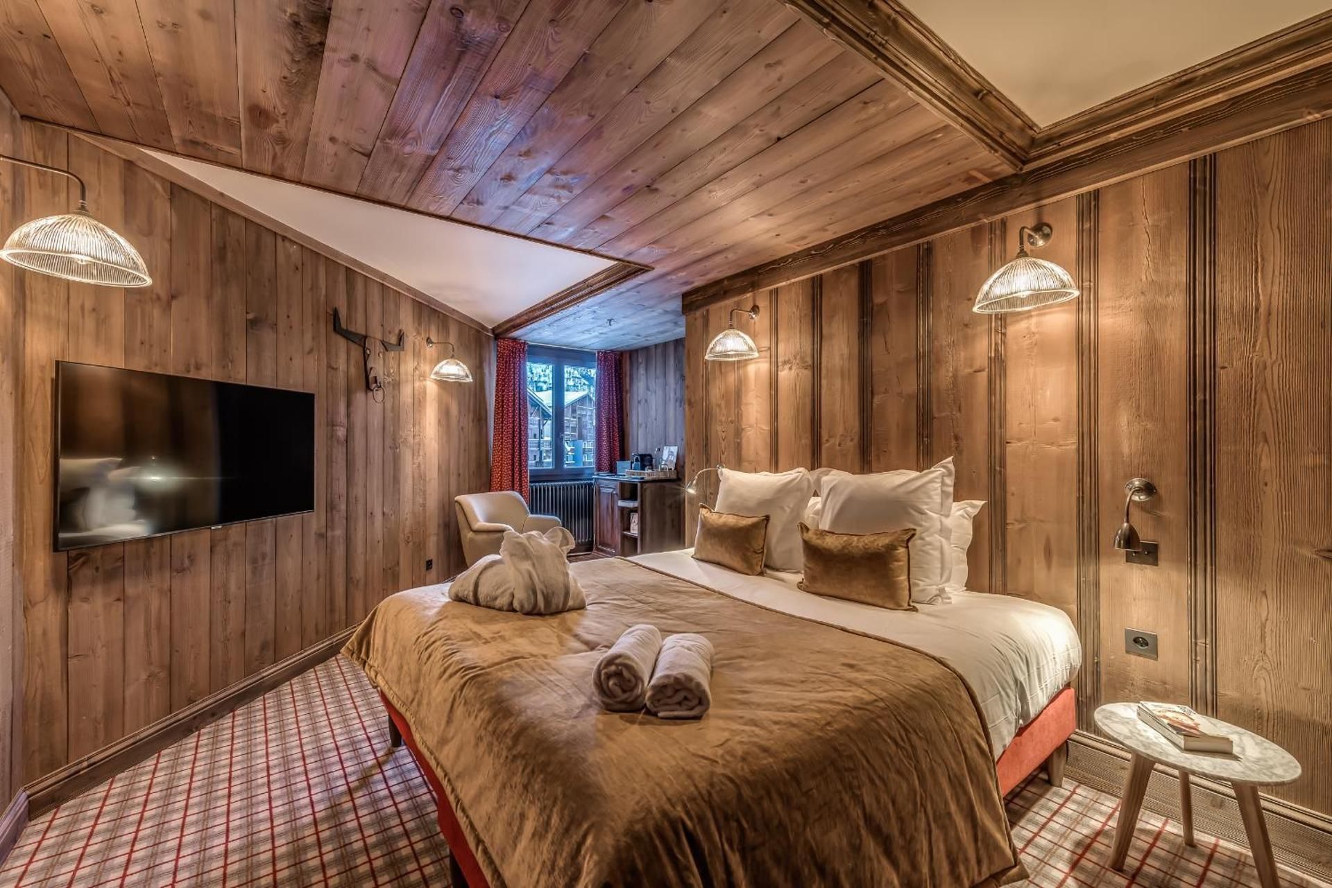 Quintuple Room