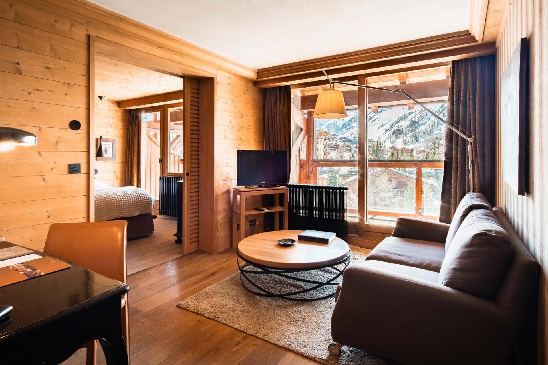 Suite with Mountain View