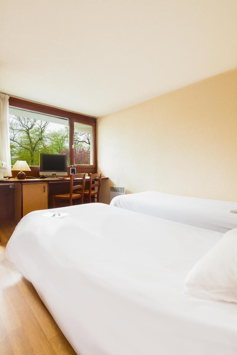 Standard - 2 Single Beds