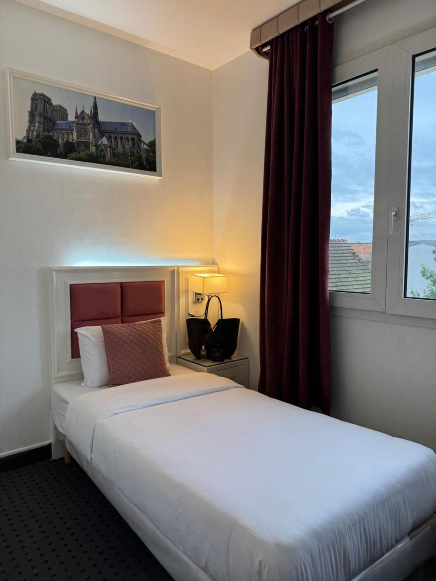 Single Room With Private Bathroom