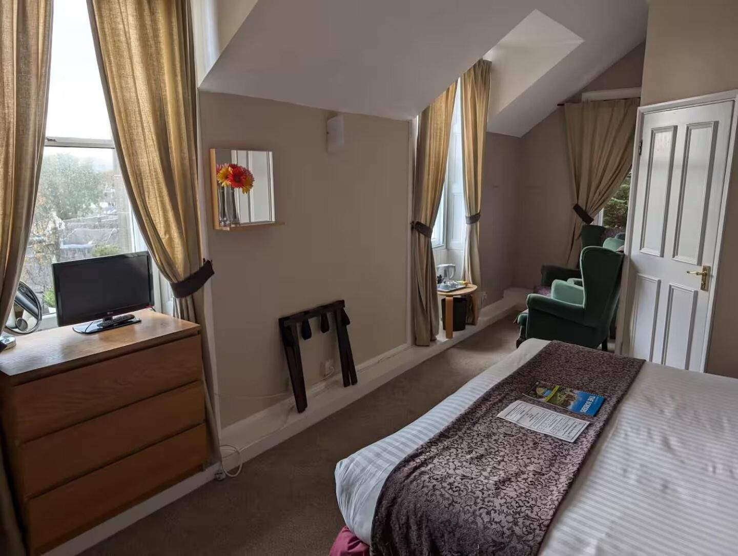 Double Room with Private Bathroom