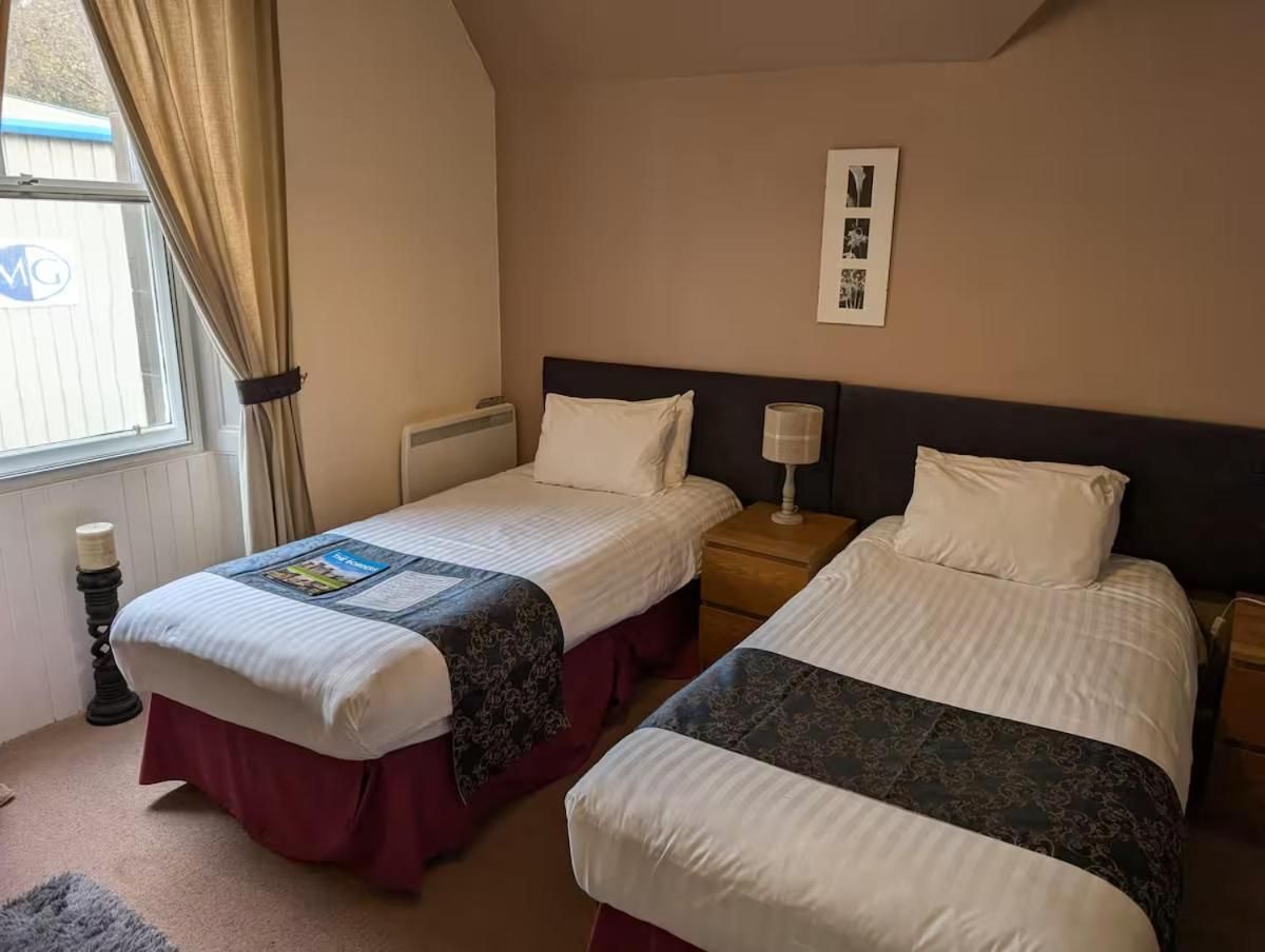 Double or Twin Room with Private Bathroom