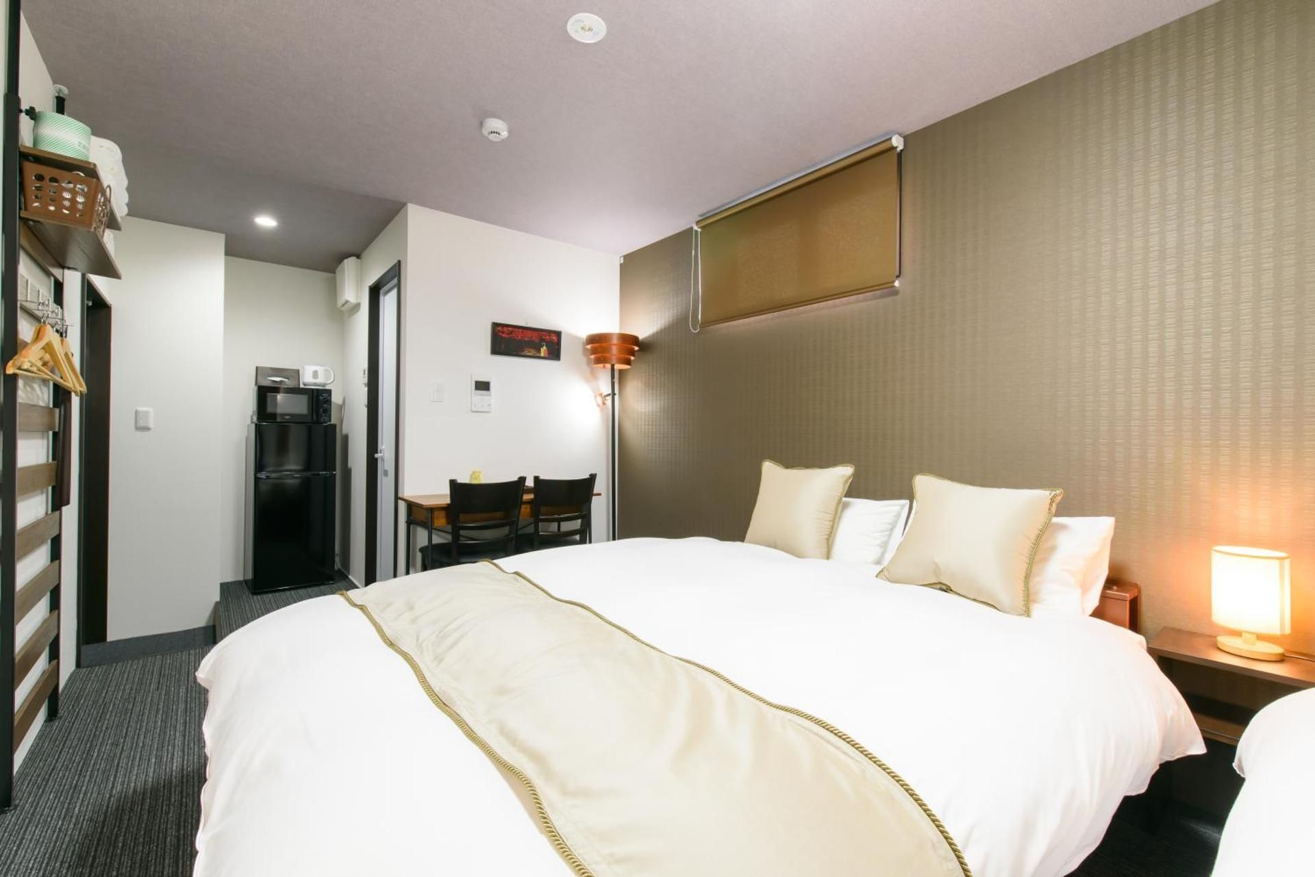Twin Room for 4 People - Non-Smoking
