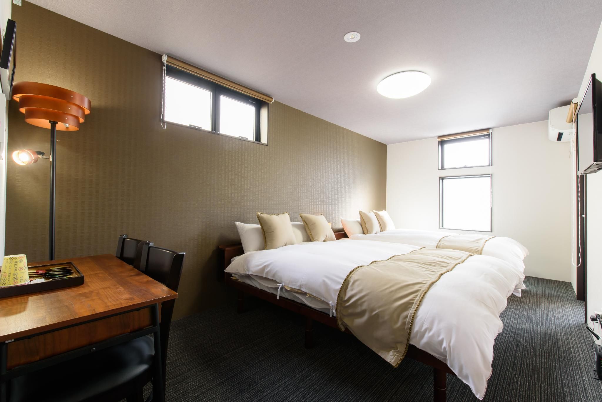 Twin Room for 4 People - Non-Smoking