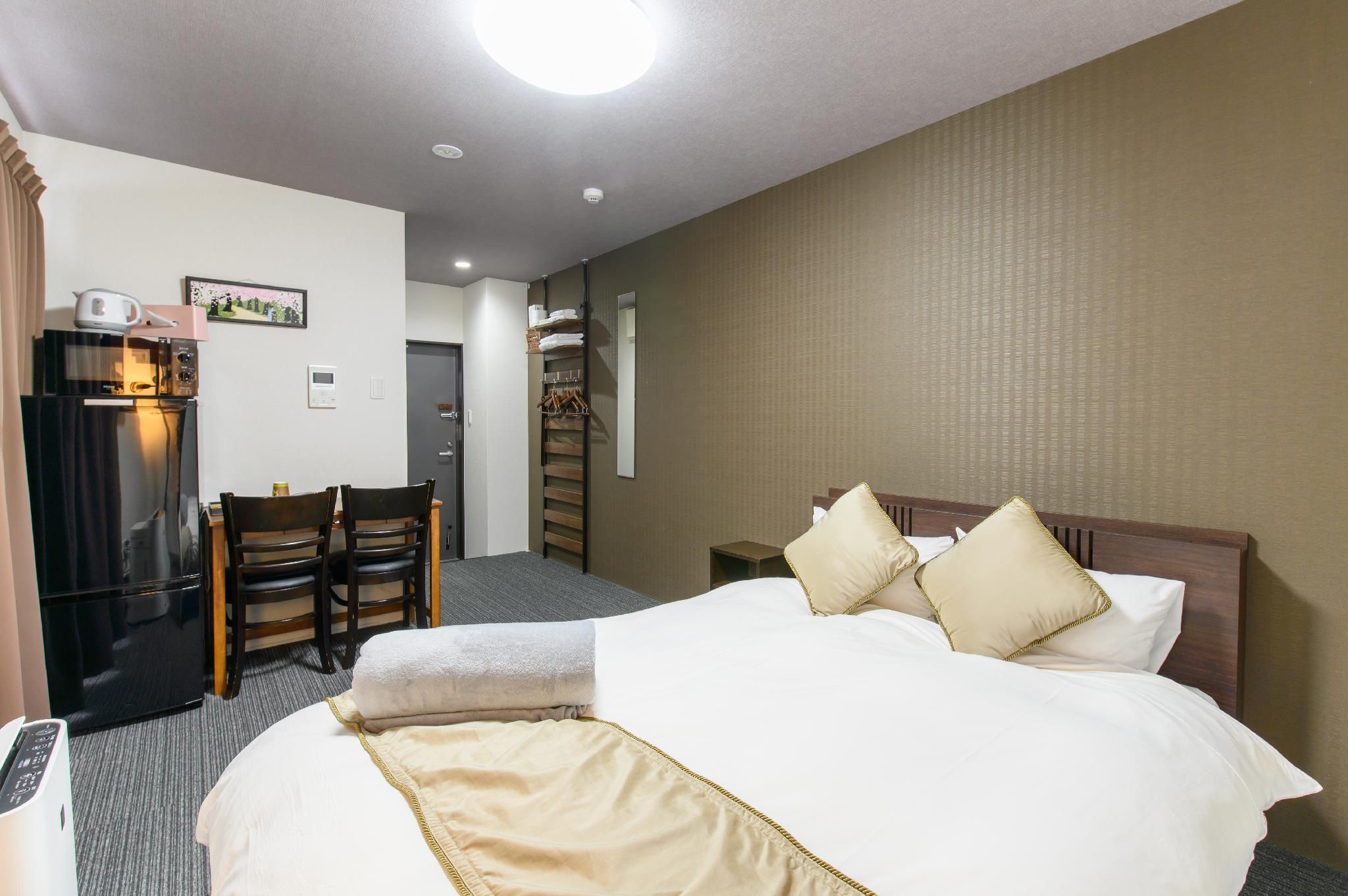 Standard Double Room with Window