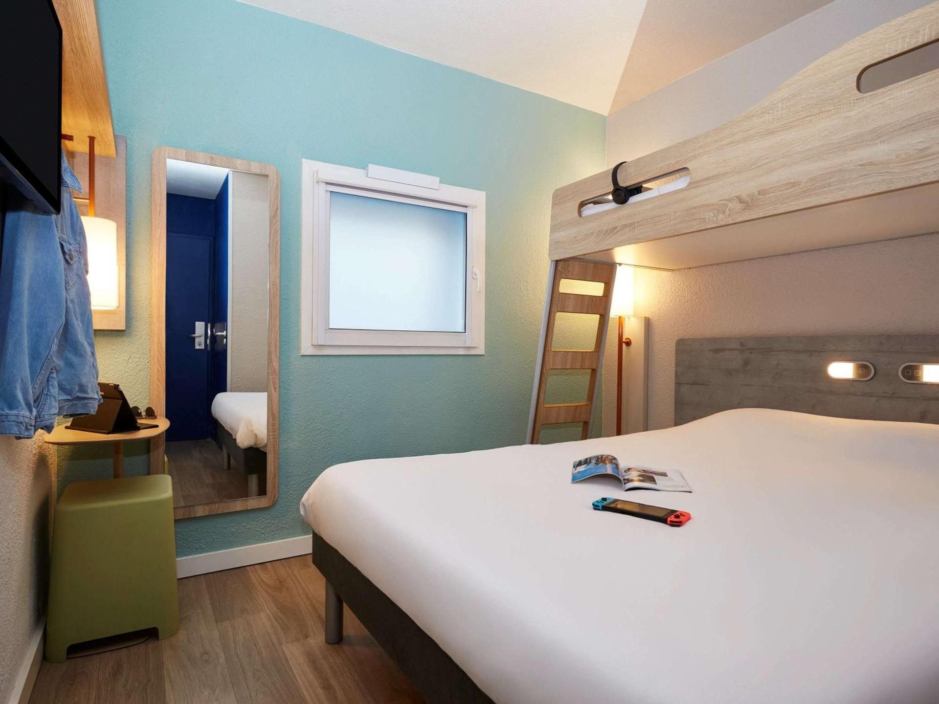 Double - Room with 1 double bed for 2 people.