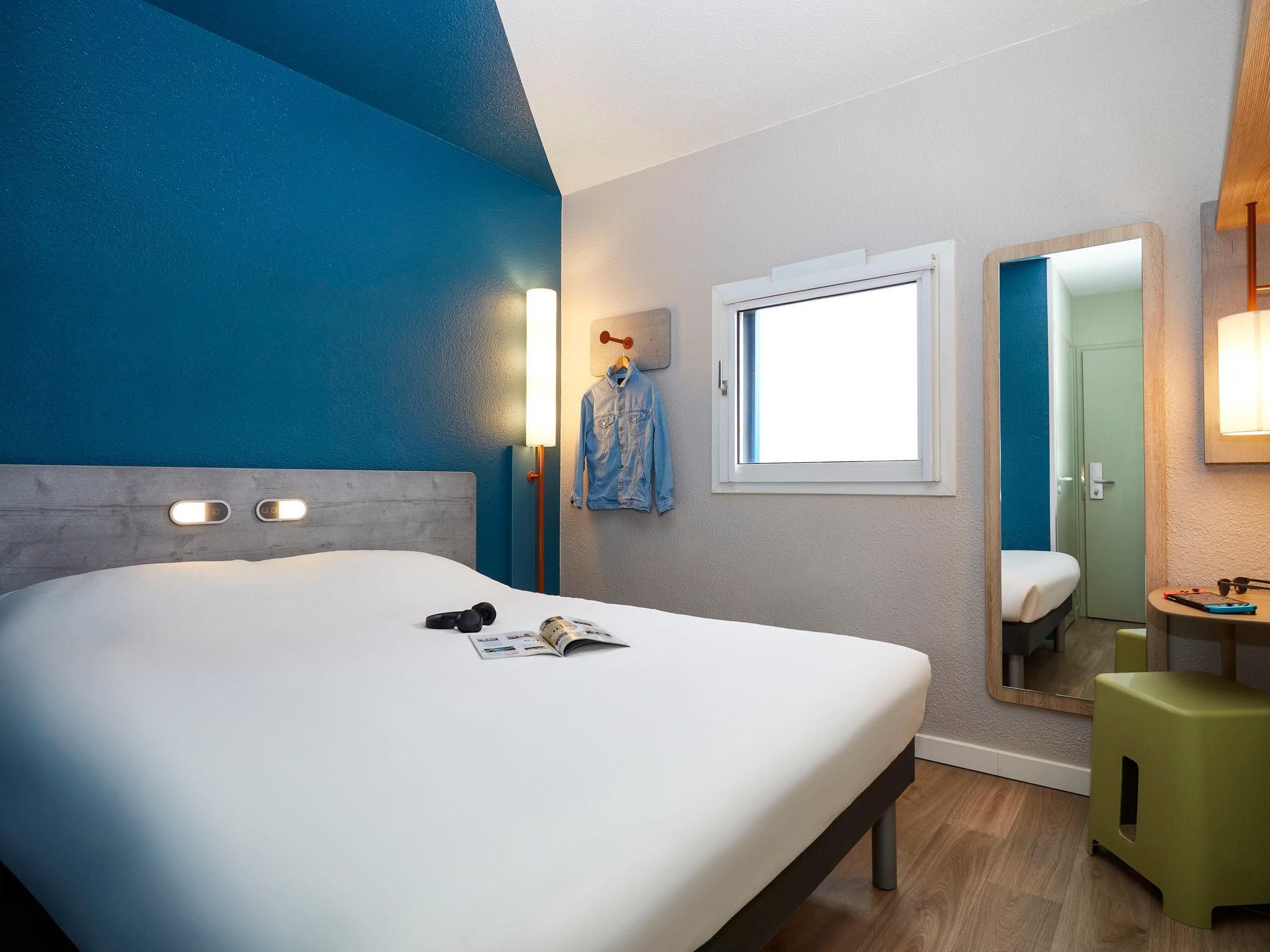 Double - Room with 1 double bed for 2 people.