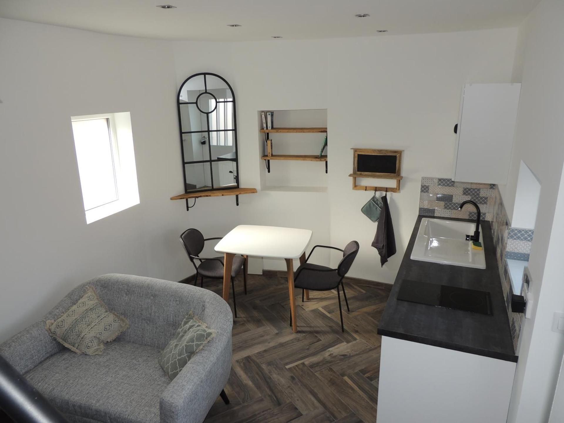 Studio Apartment