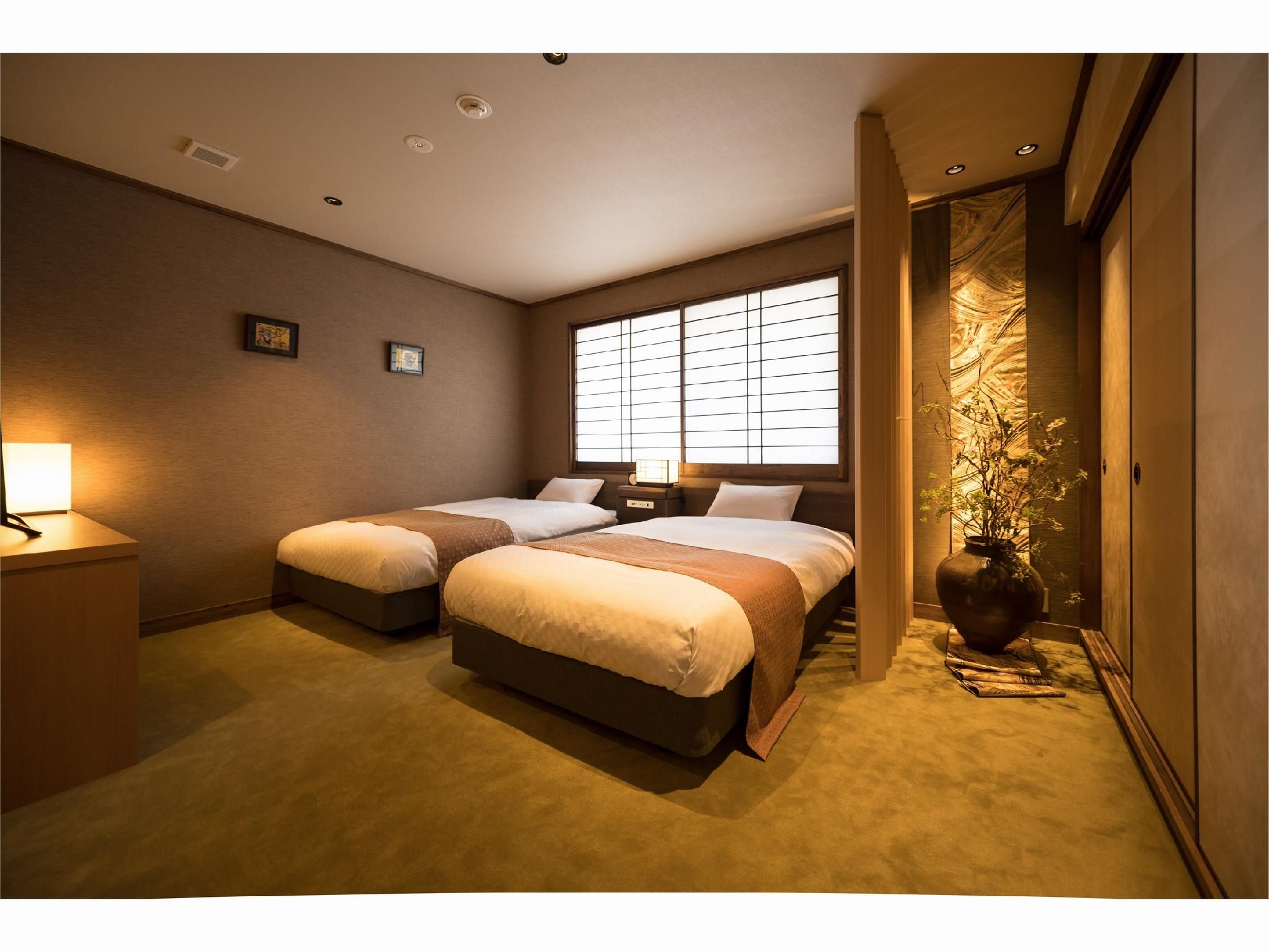 Deluxe Family Room