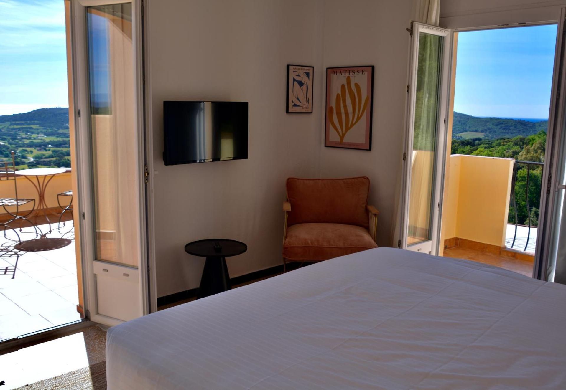 Deluxe Double Room with Balcony, Sea View and Air-Conditioning