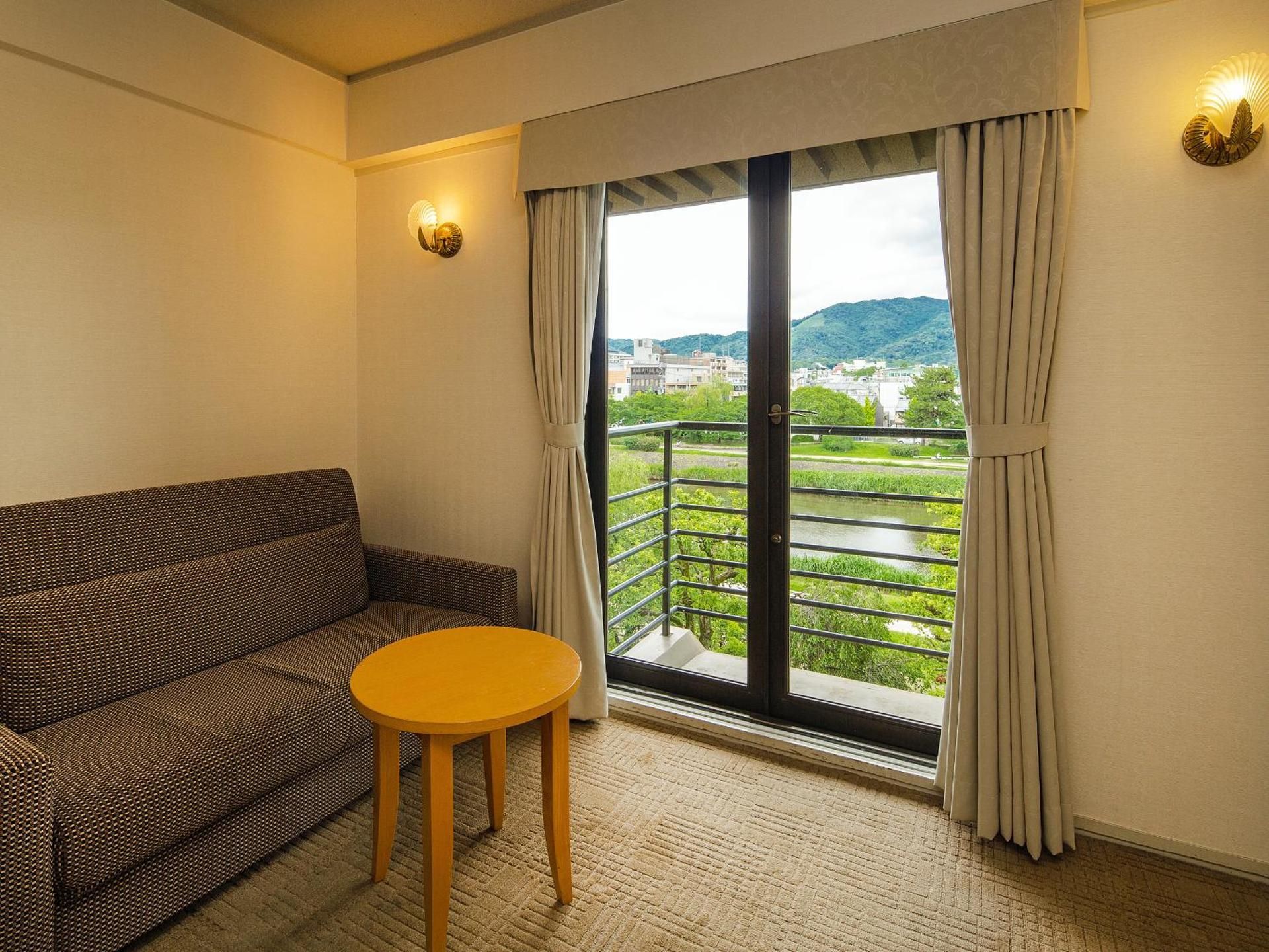 Twin Room with View