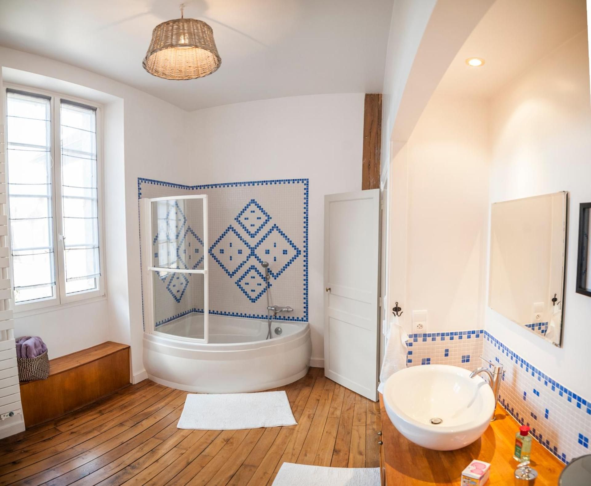 Maison des 7 lieux Four-Bedroom House 2