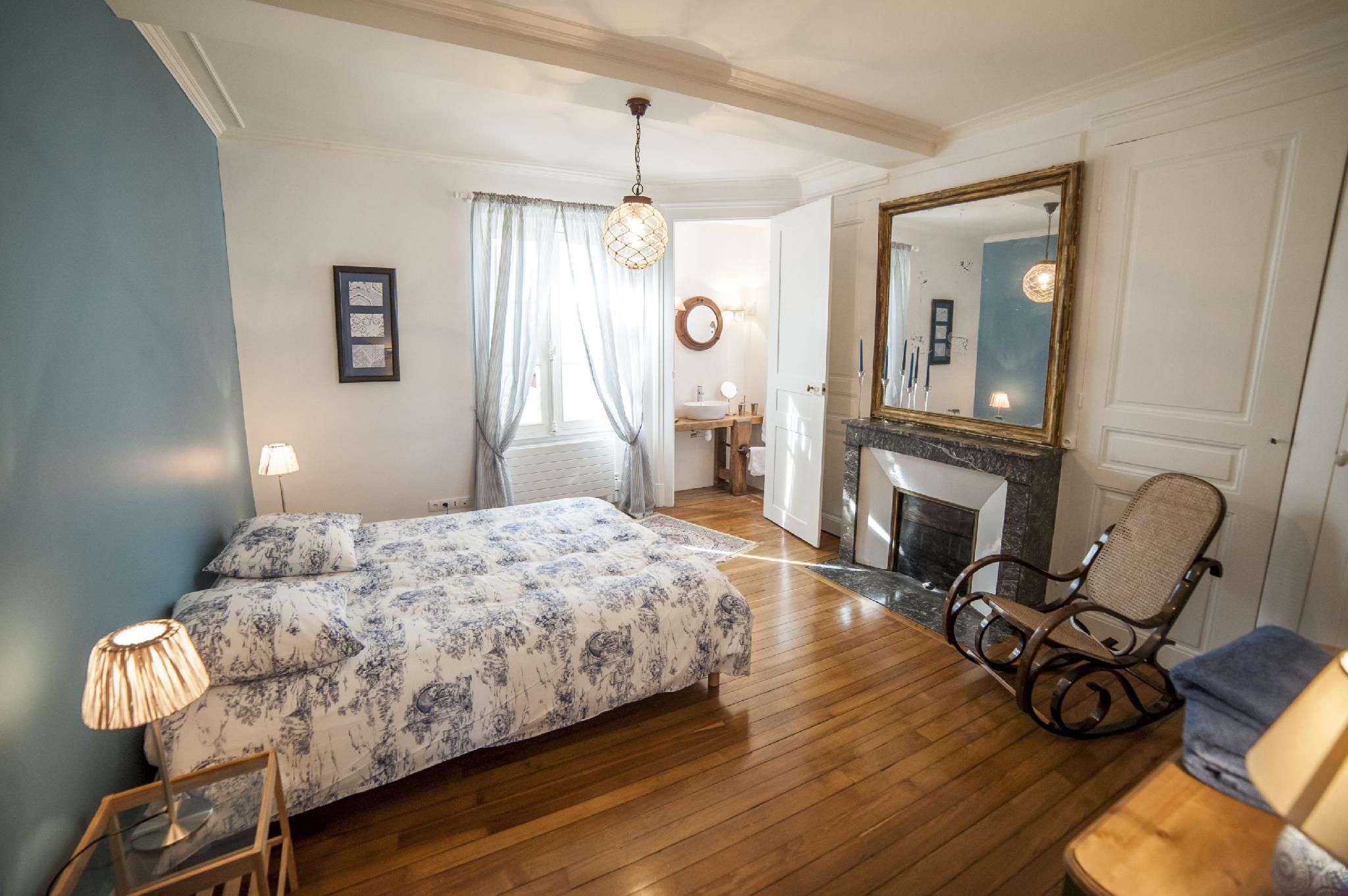 Maison des 7 lieux 7 Lieux-Maison-d'exception-Salle de bain-Vue historique