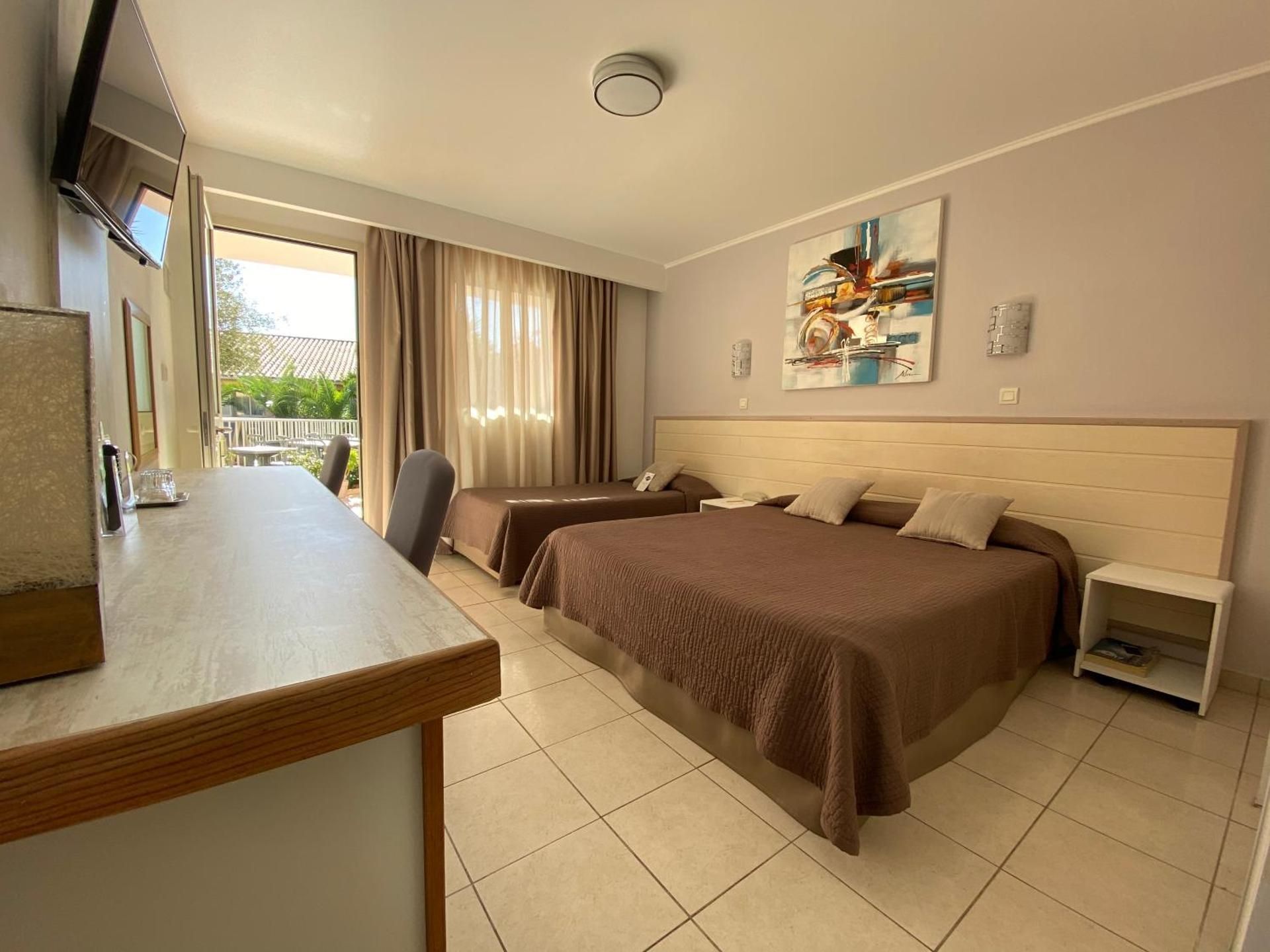 Triple Room - Pool Side