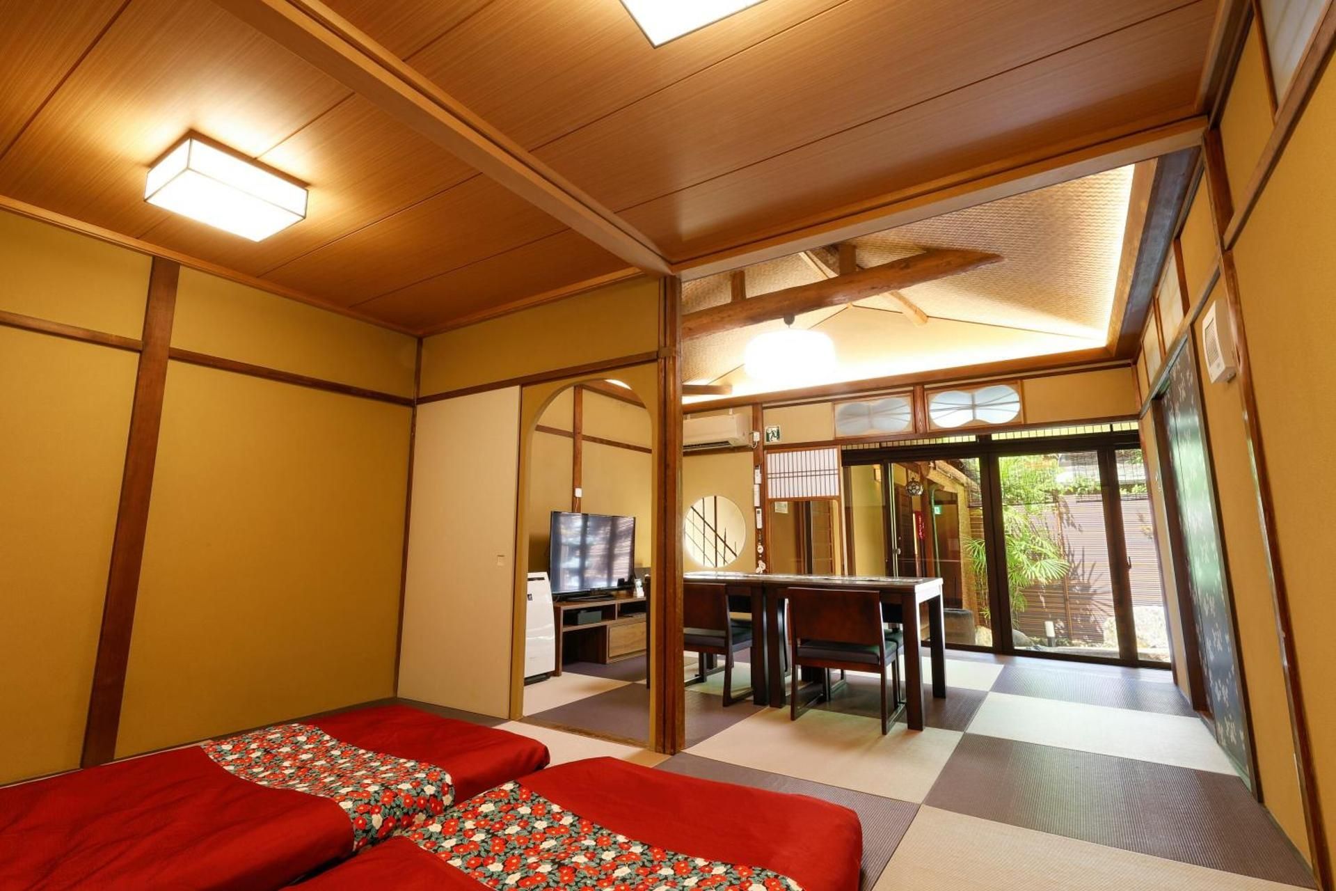 Family Room with Garden View
