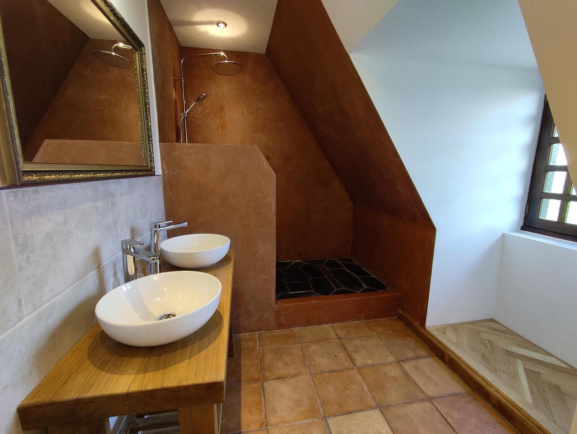 Deluxe Double Room - Guinevere