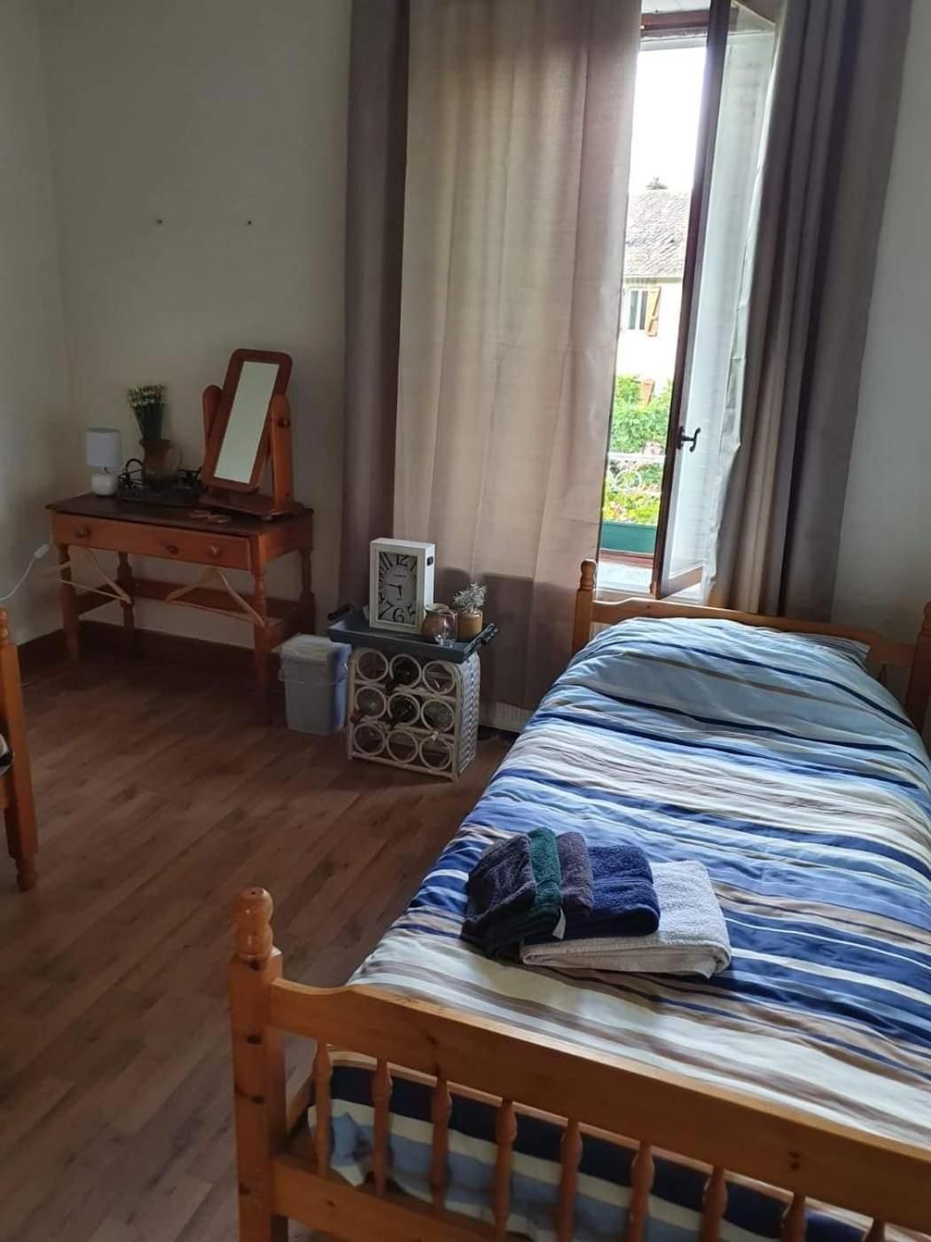 Double Room with Shared Bathroom
