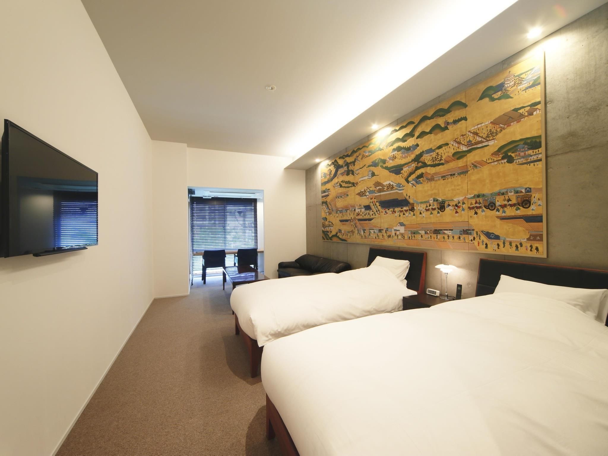 Twin Room - Street View B