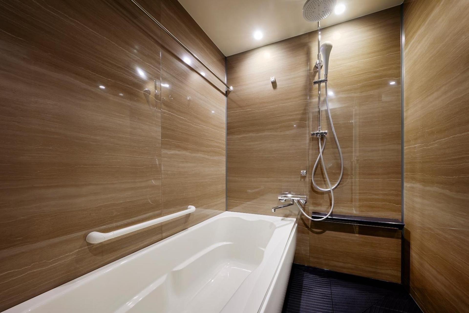 Deluxe Suite A