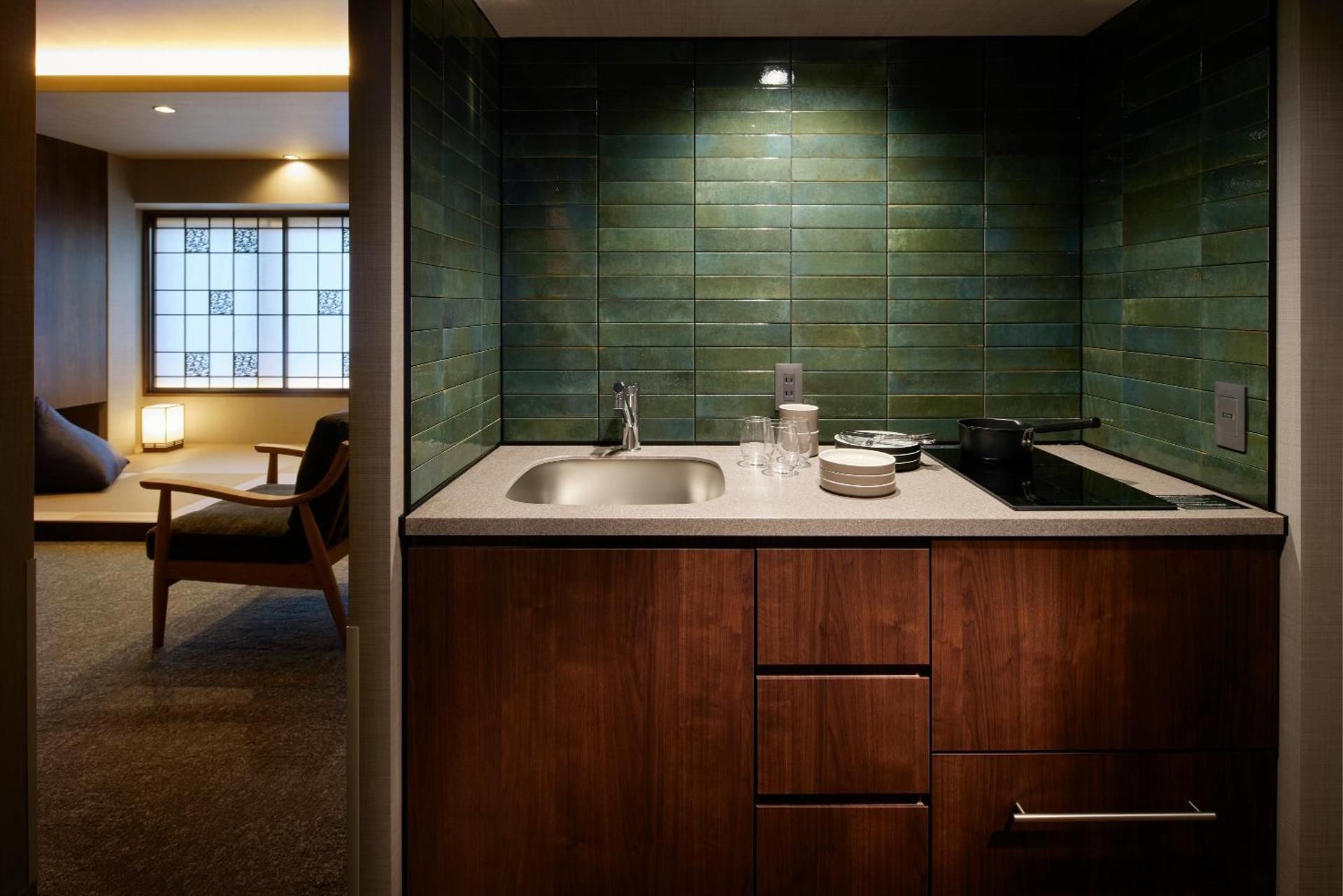 Deluxe Suite B