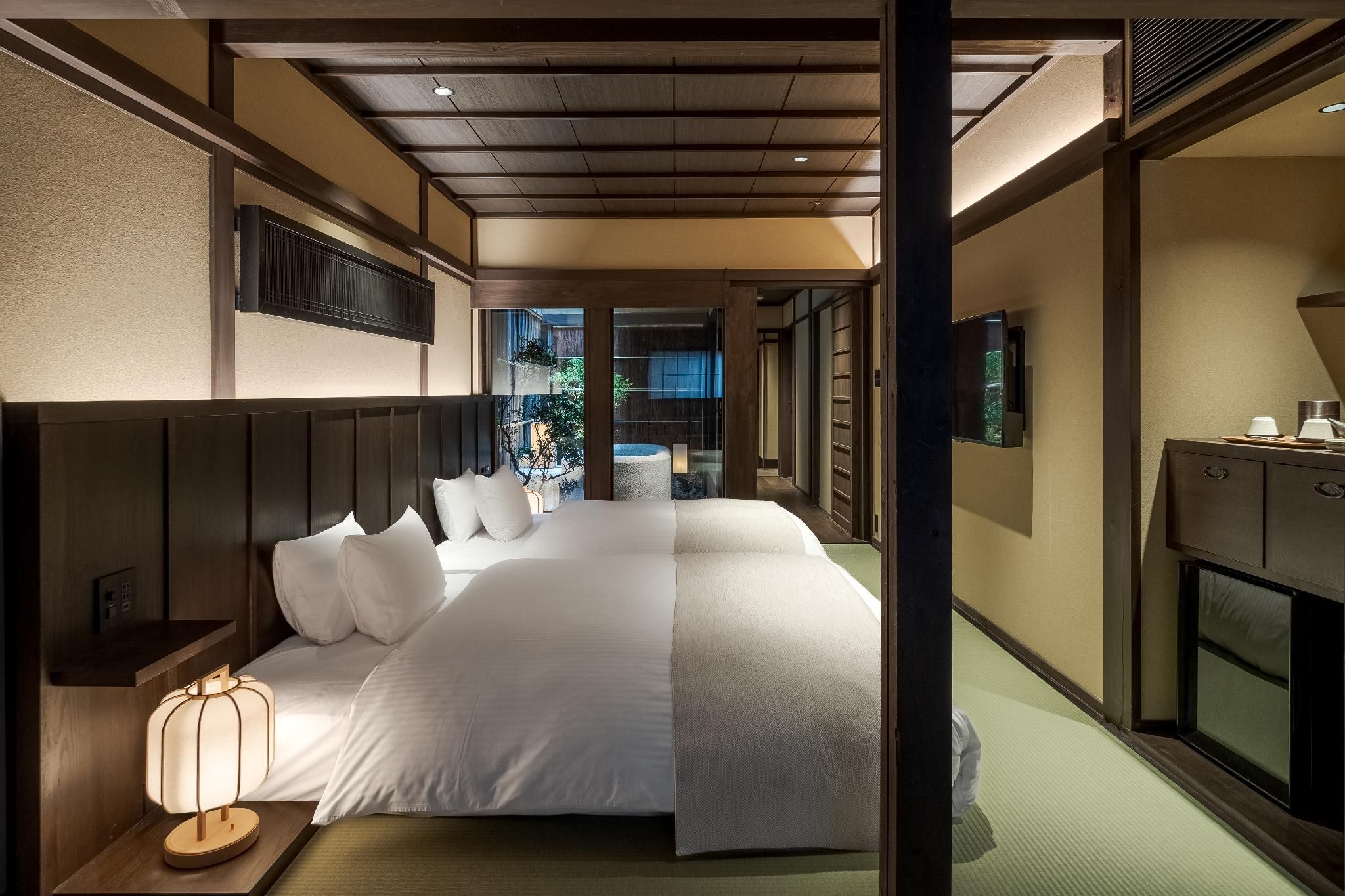 Twin Room -01