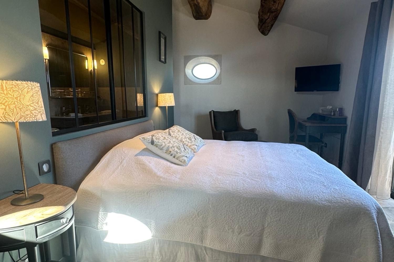 Suite with Mountain View