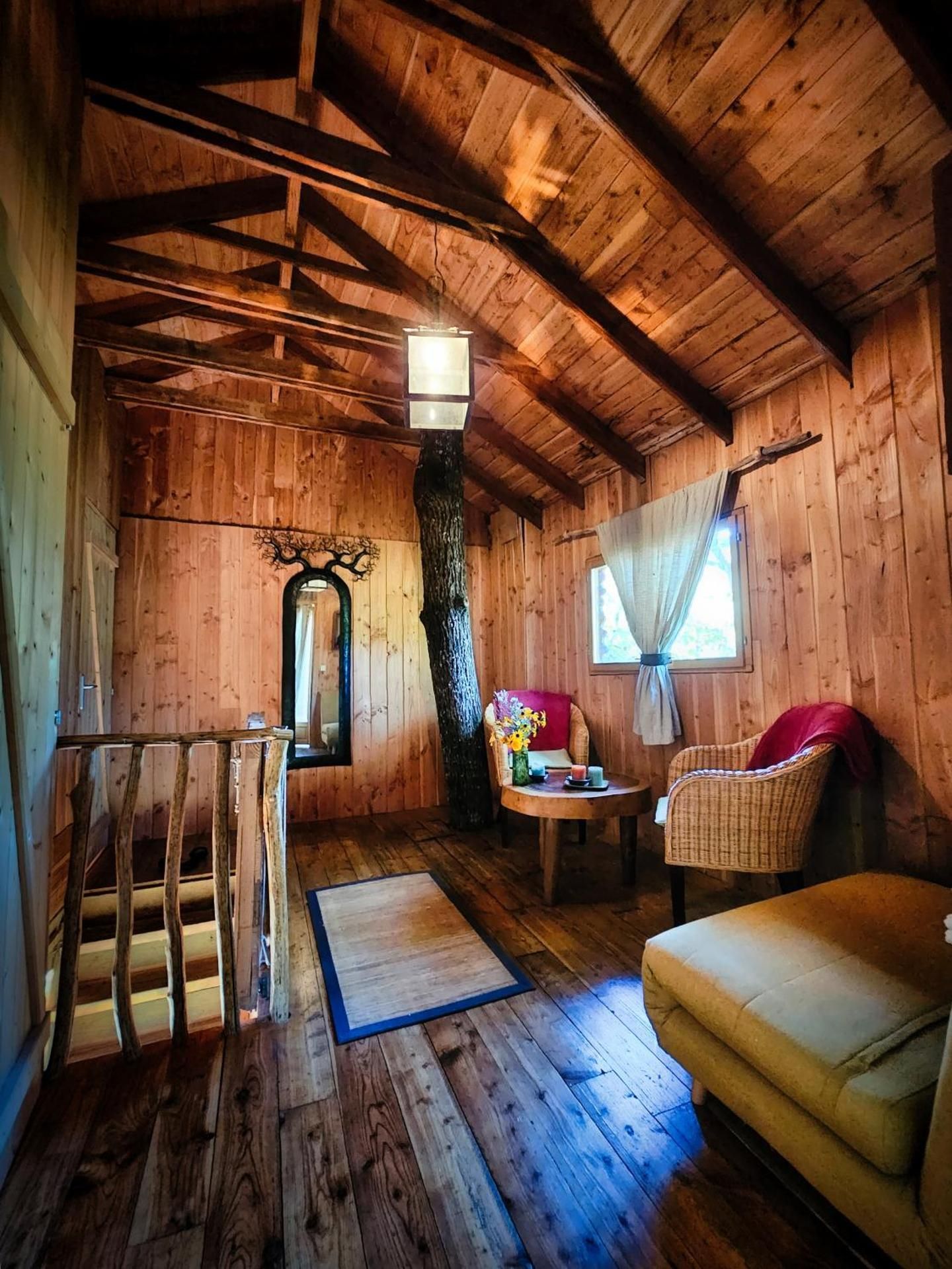 Deluxe Room (2 Adults + 1 Child)