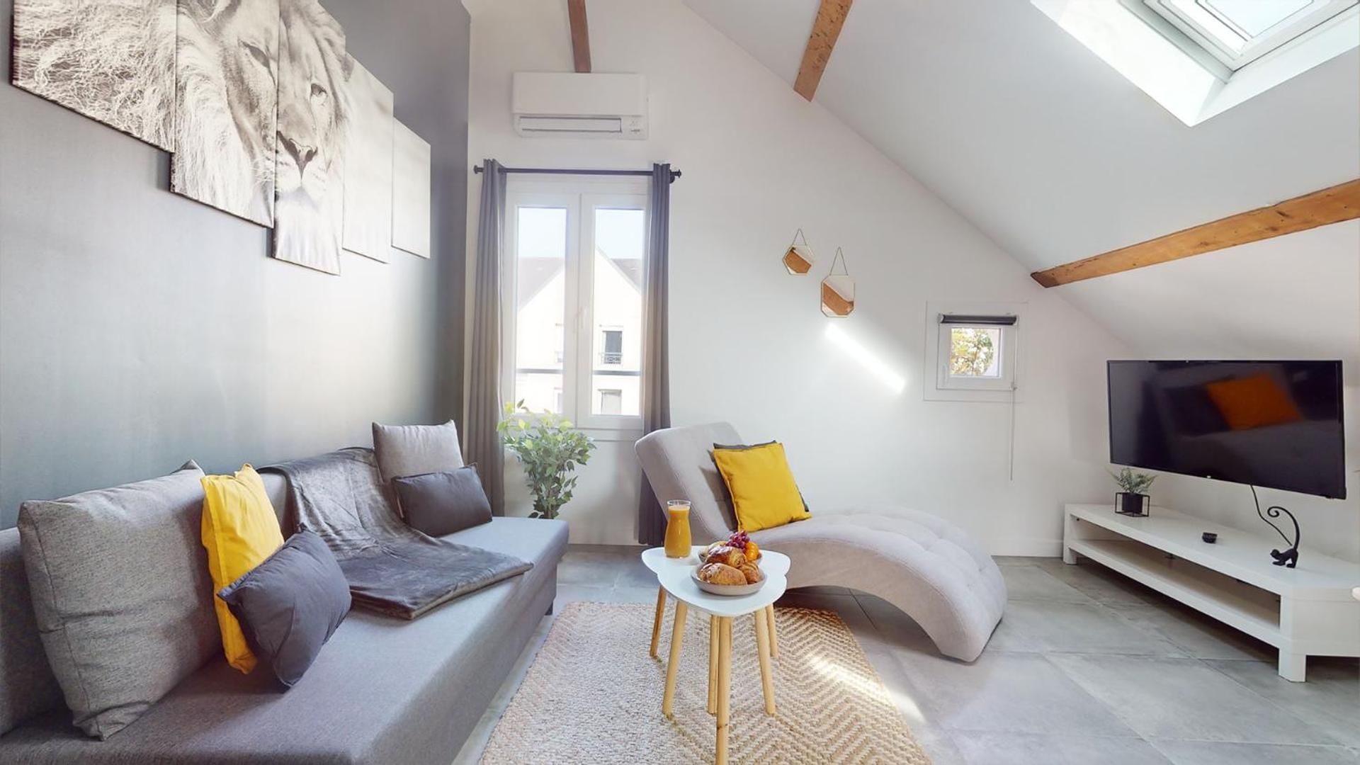 One-Bedroom Apartment