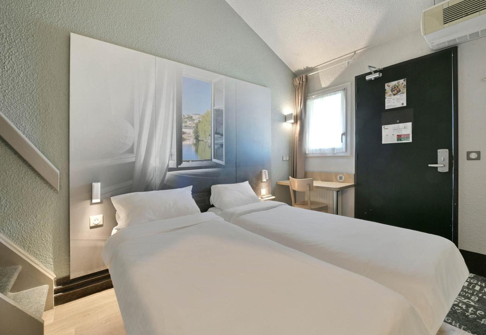 Classic Quadruple Room