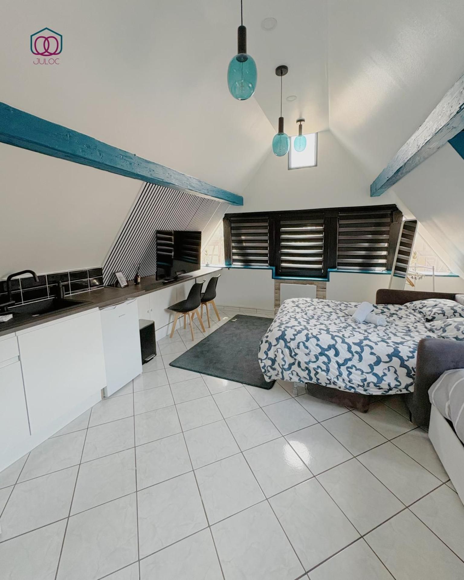 Studio Apartment