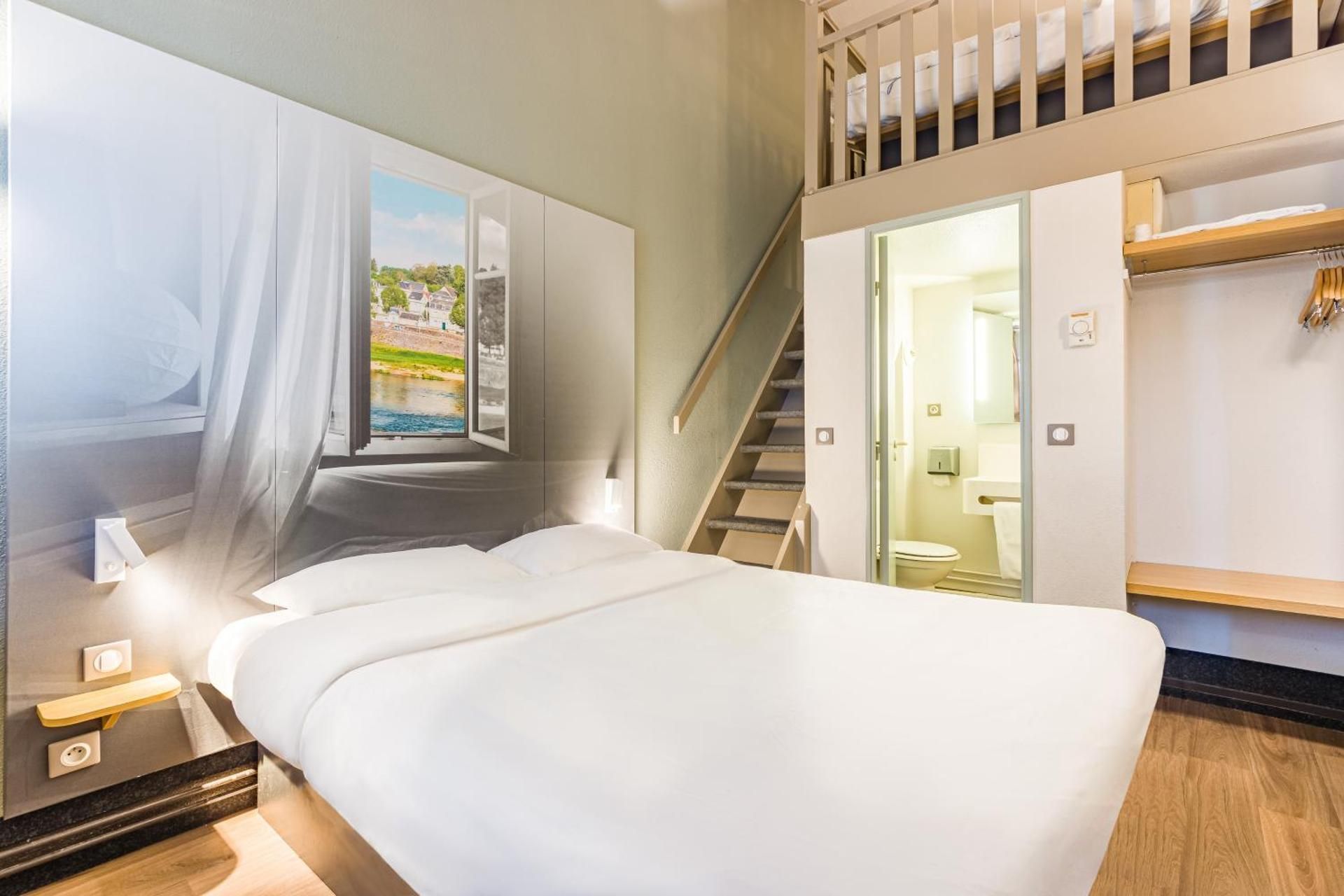 Classic Quadruple Room