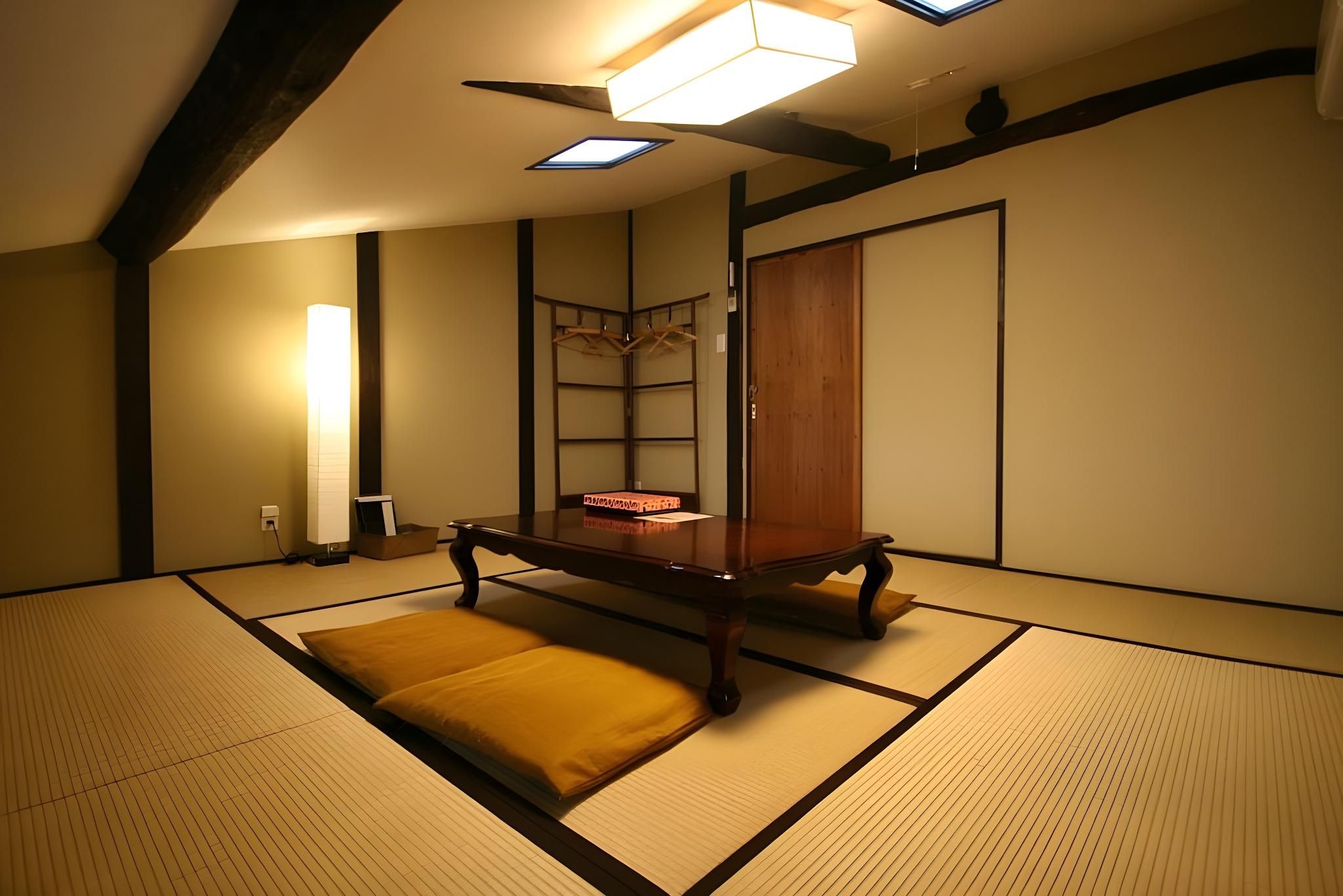 BASIC TRIPLE ROOM,SHARED BATHROOM