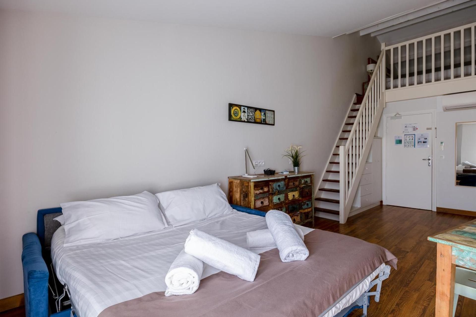 Apartment with Mezzanine - 6 People