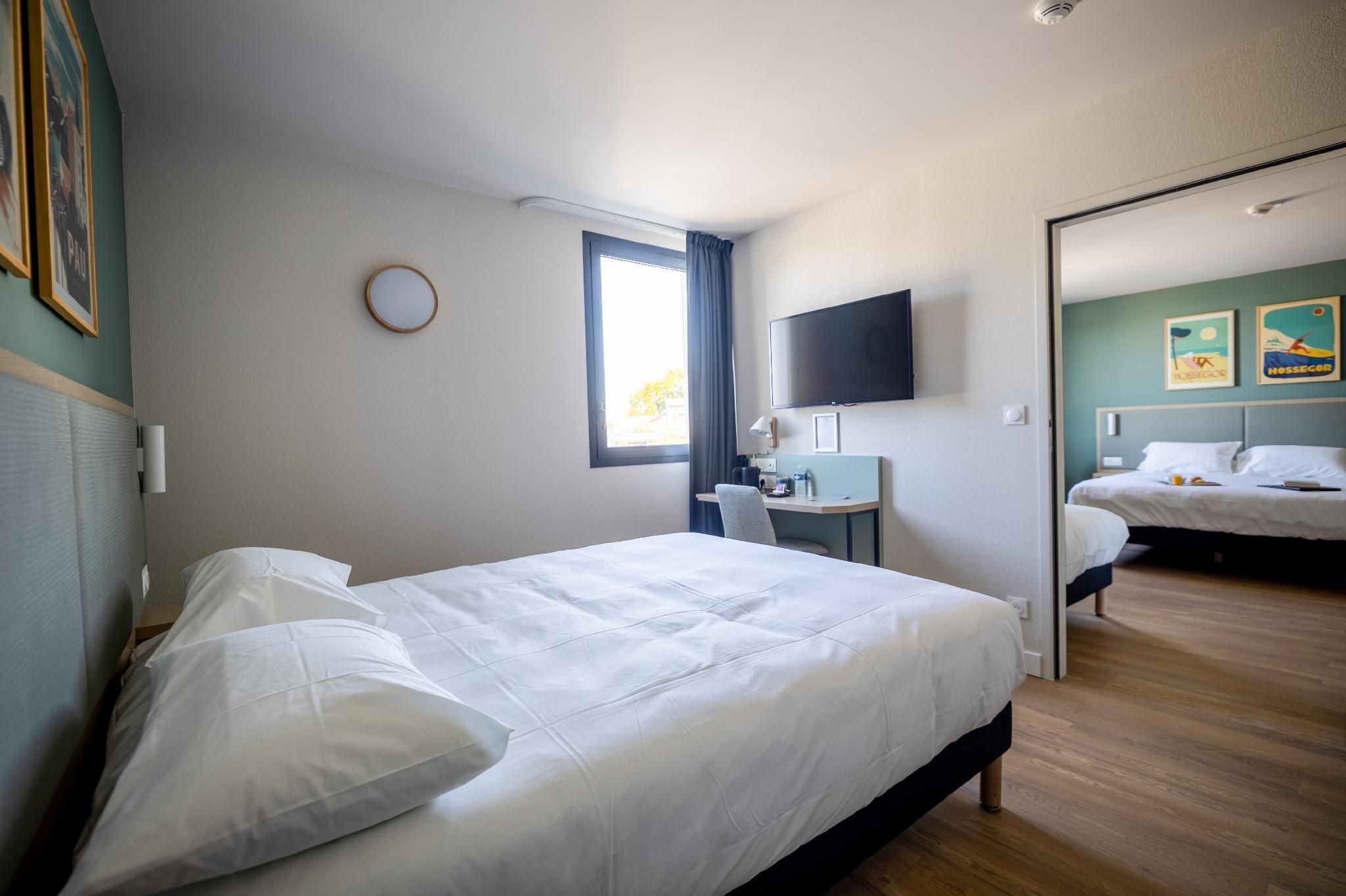 1 Double Bed 2 Single Beds