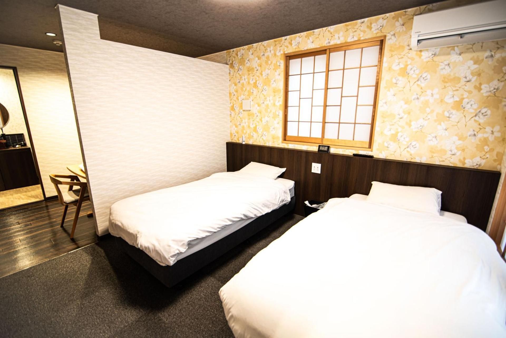 Twin Room with Private Bathroom