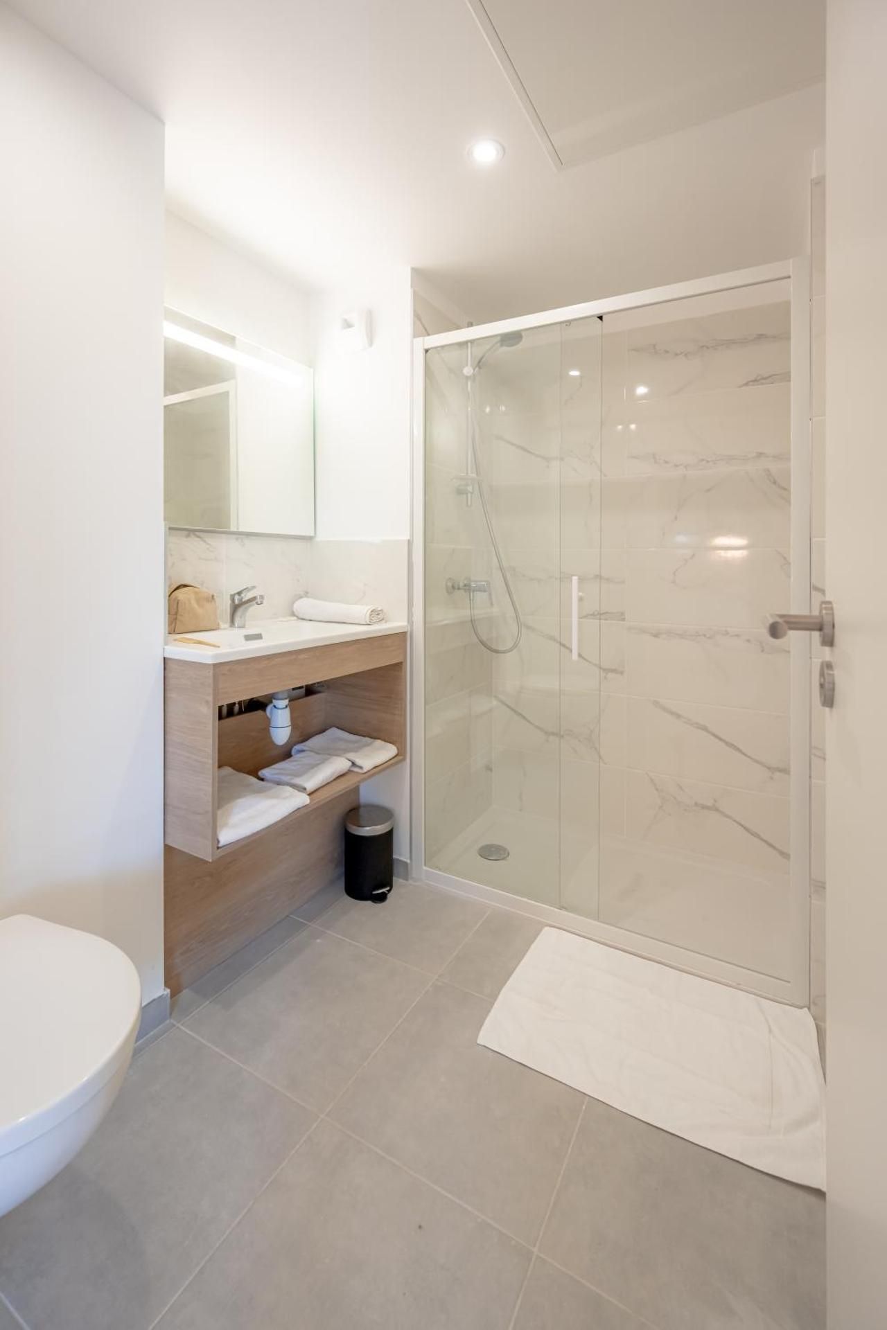 One-Bedroom Apartment with Air Conditioning (4 People)