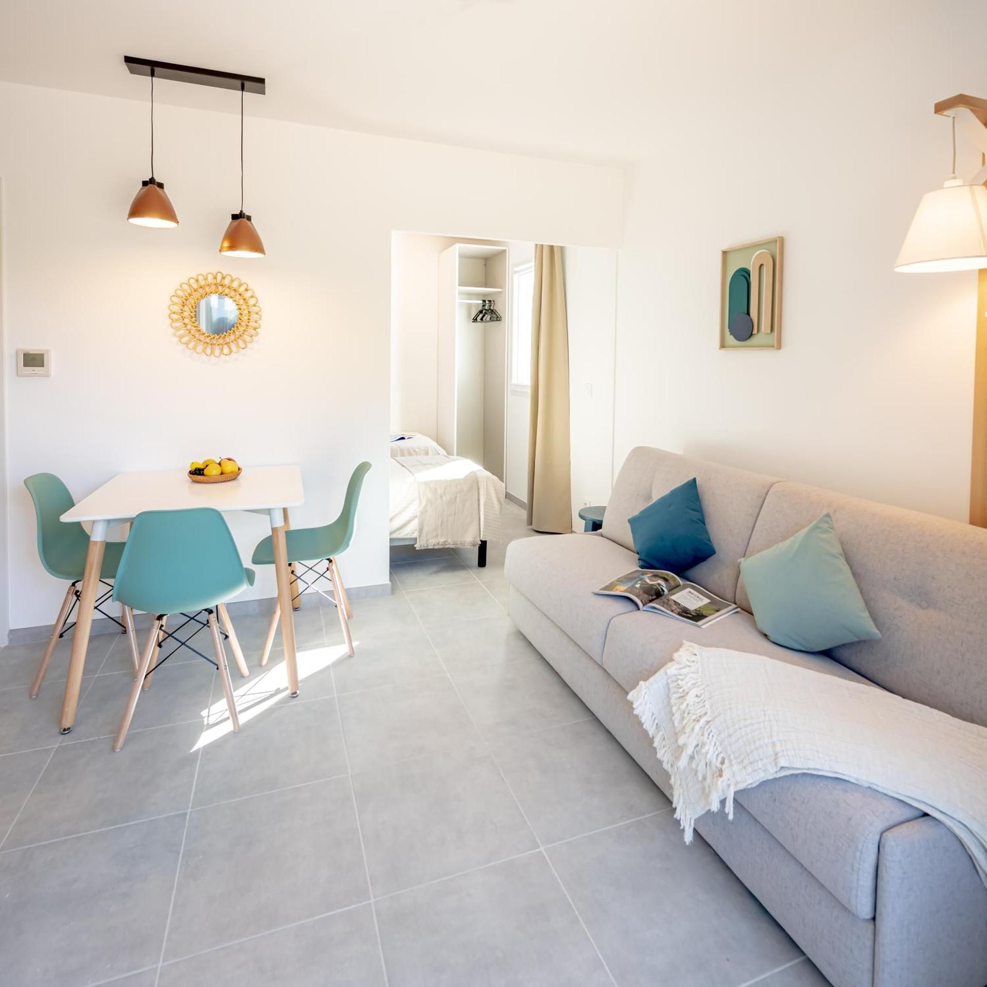 Studio with Sleeping Alcove,Air Conditioning and Terrace or Balcony (4 People)