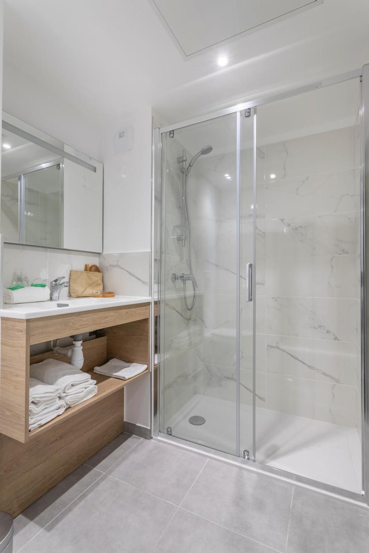 Two-Bedroom Duplex Apartment with Air Conditioning and Large Terrace (6 People)