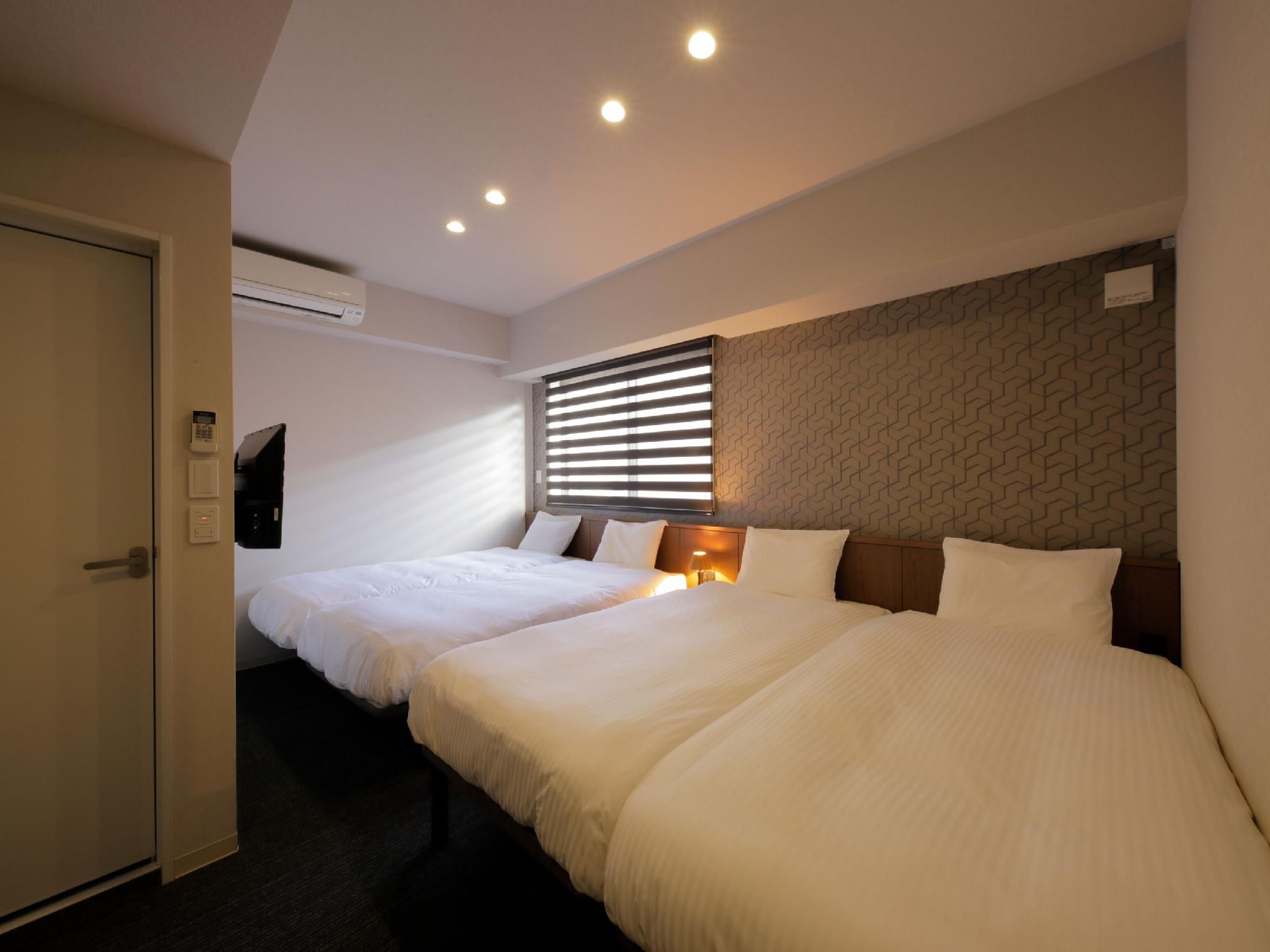 4-Bed Room