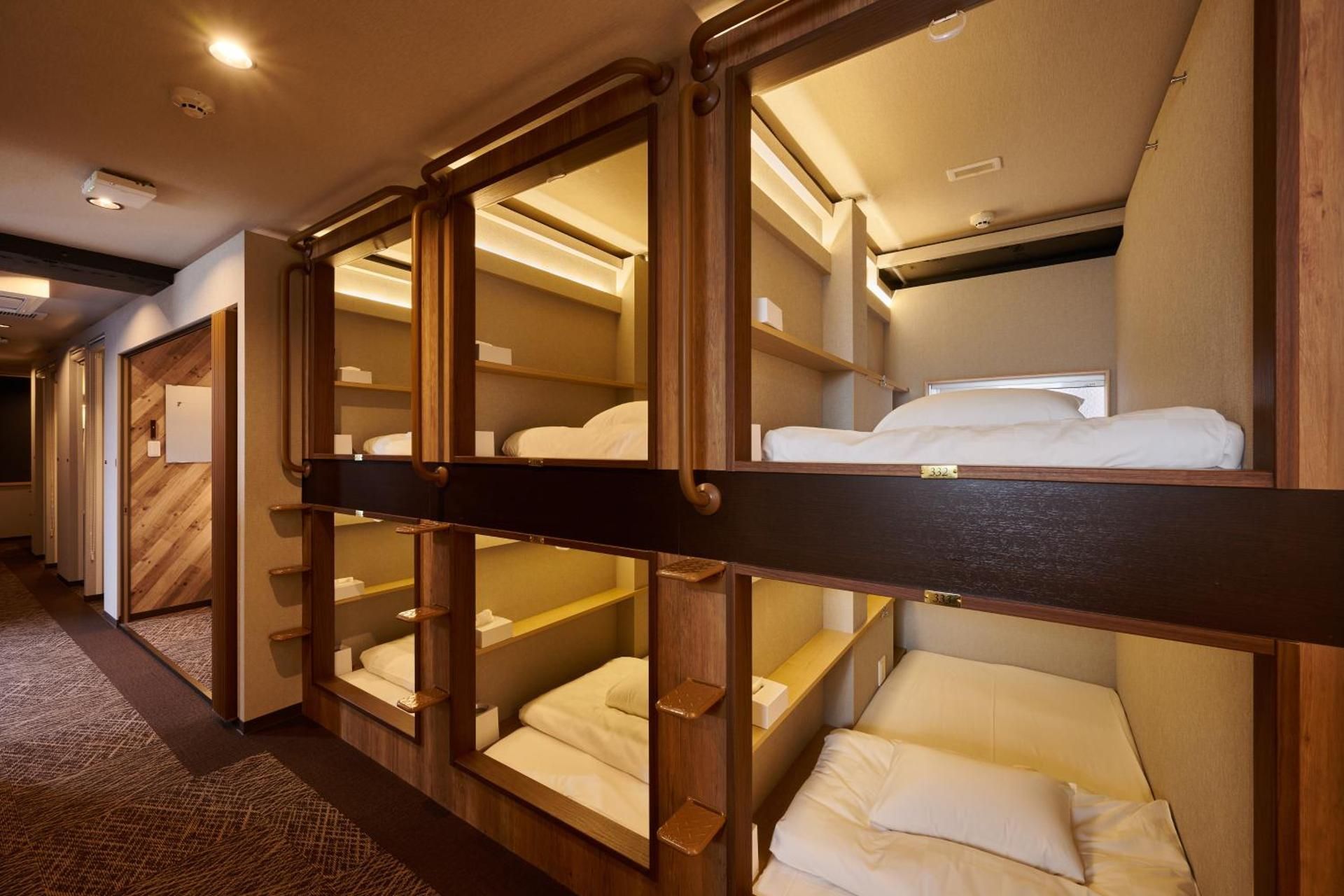 Single Bed in Mixed Dormitory Room