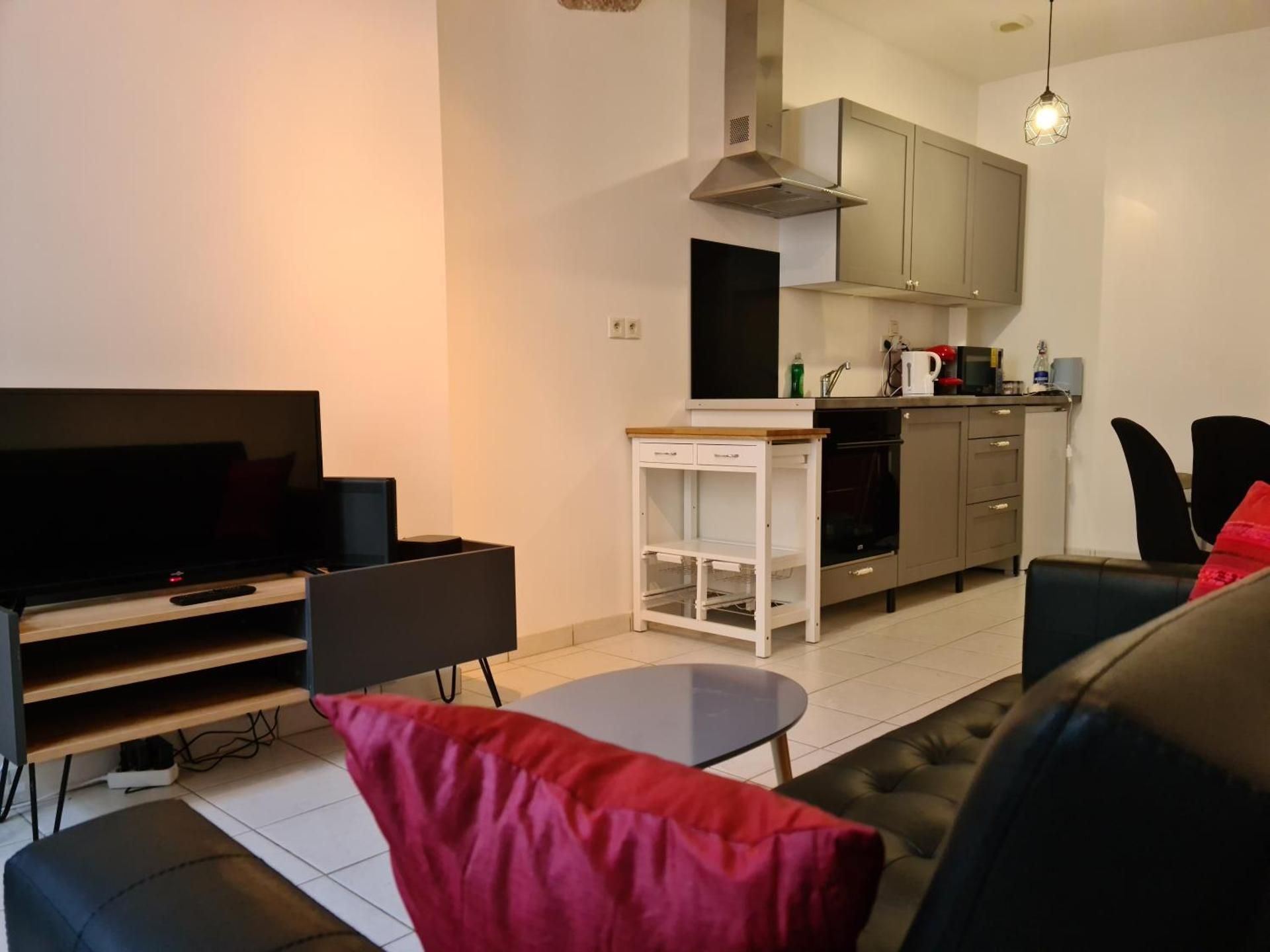 One-Bedroom Apartment