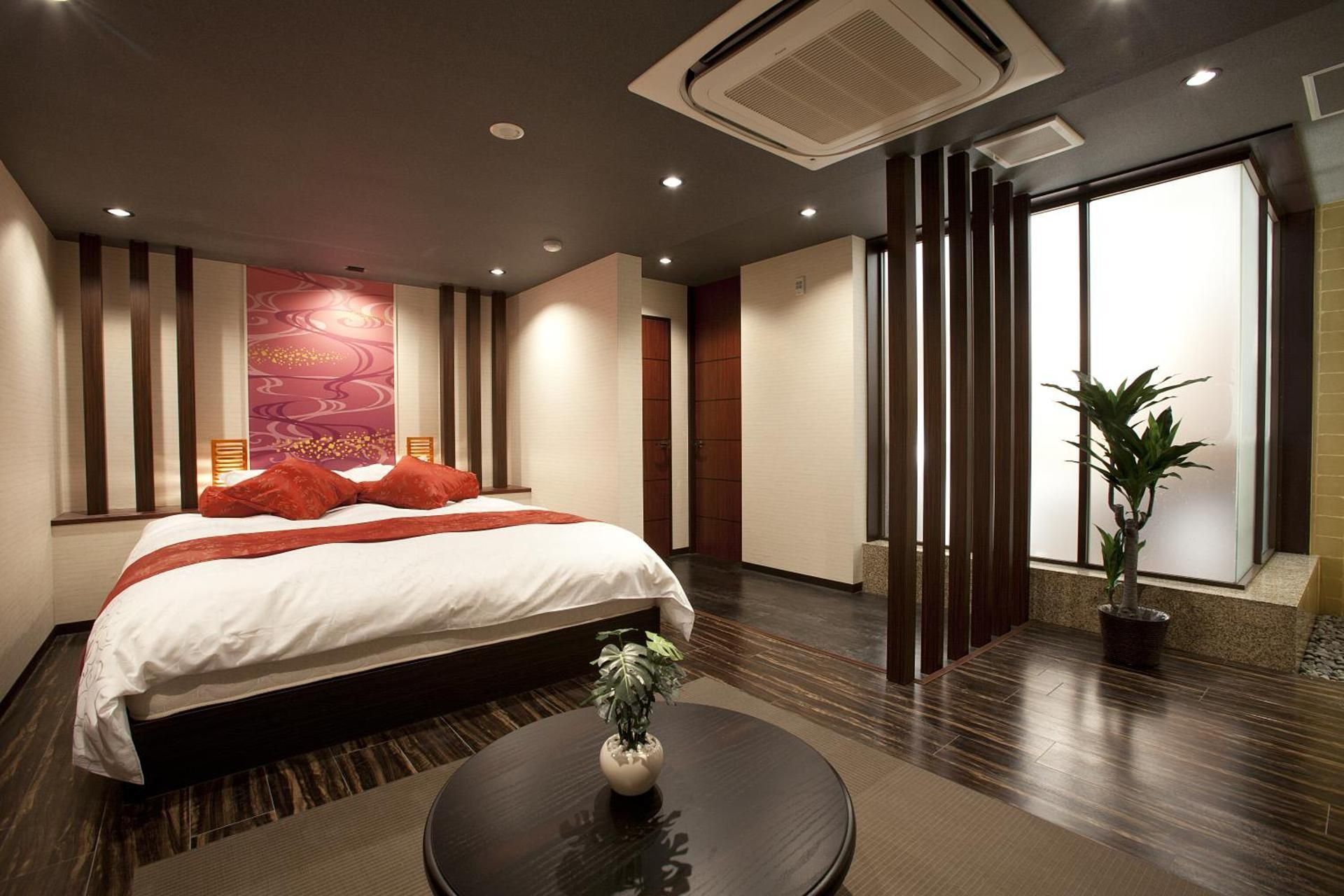 Queen Room