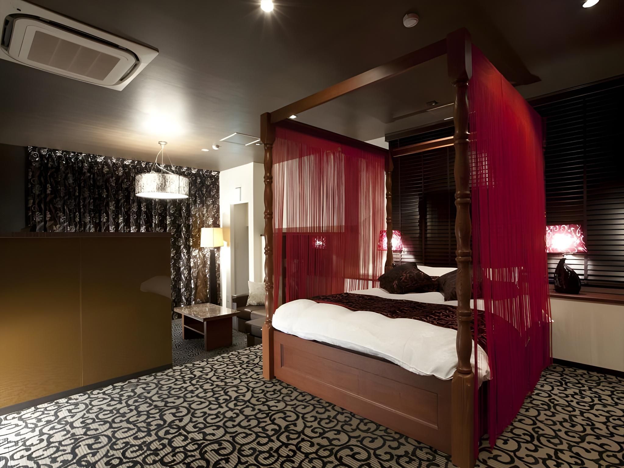 Suite - Check-in After 8:00 PM