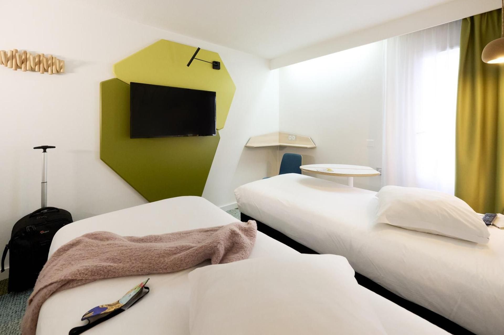 Standard Room with 2 Single Beds